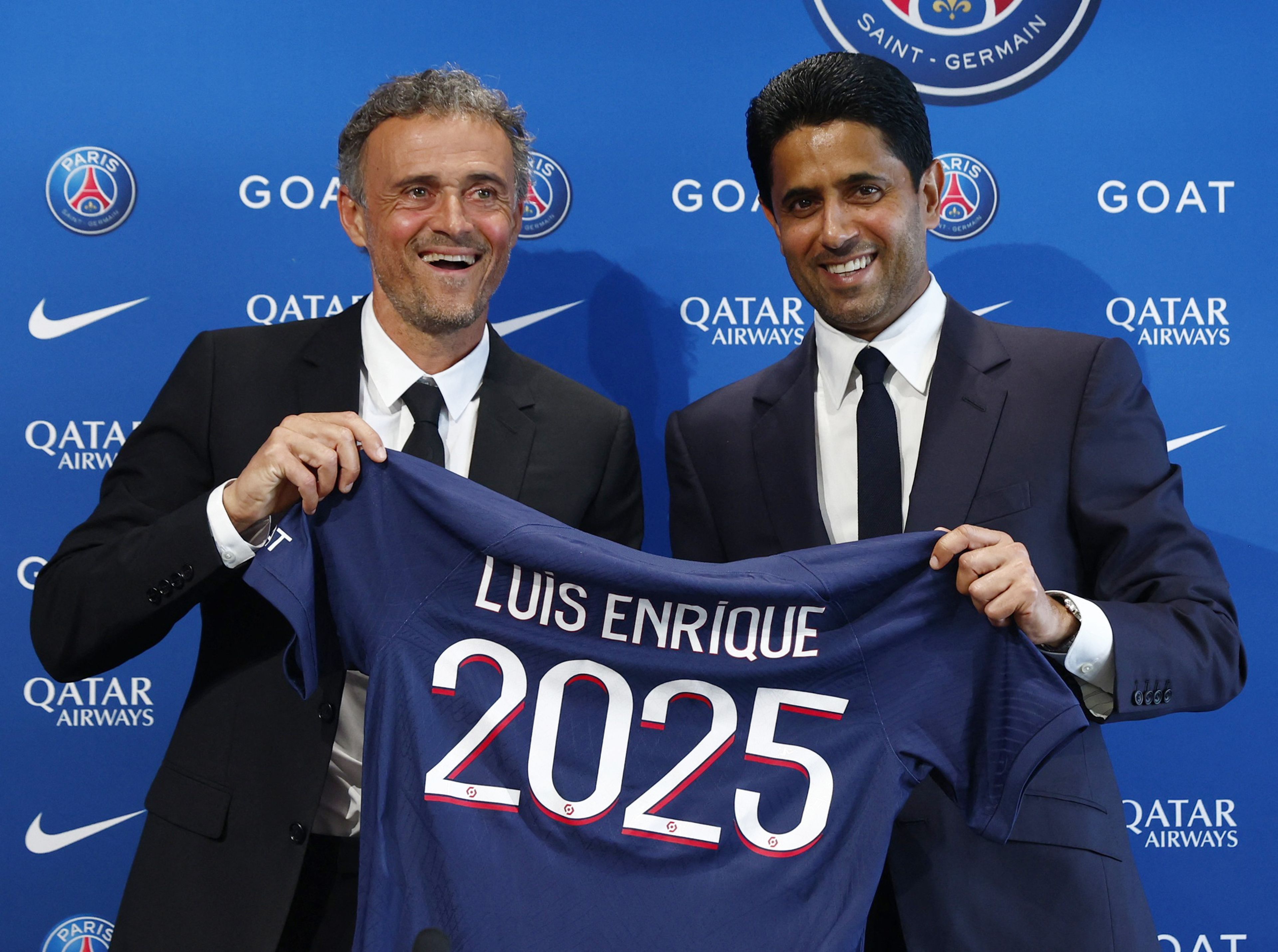 Luis Enrique, entrenador del PSG, junto al presidente del club, Nasser Al-Khelaïfi.