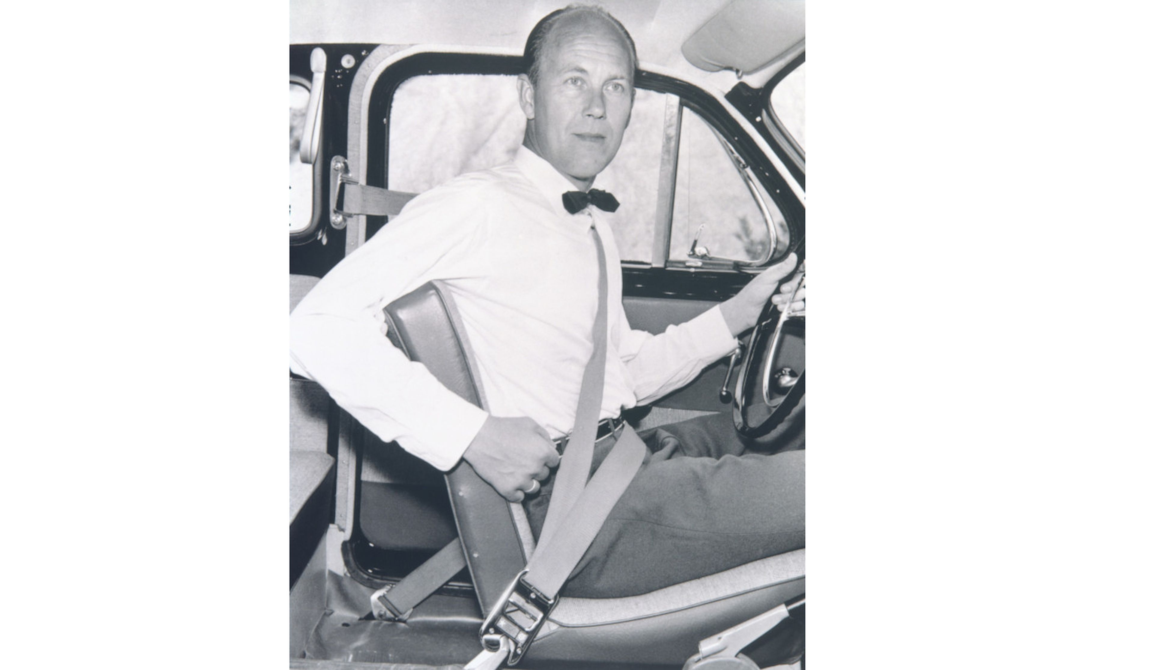 Nils Bohlin, ingeniero de Volvo, que inventó el cinturón de seguridad de tres puntos.