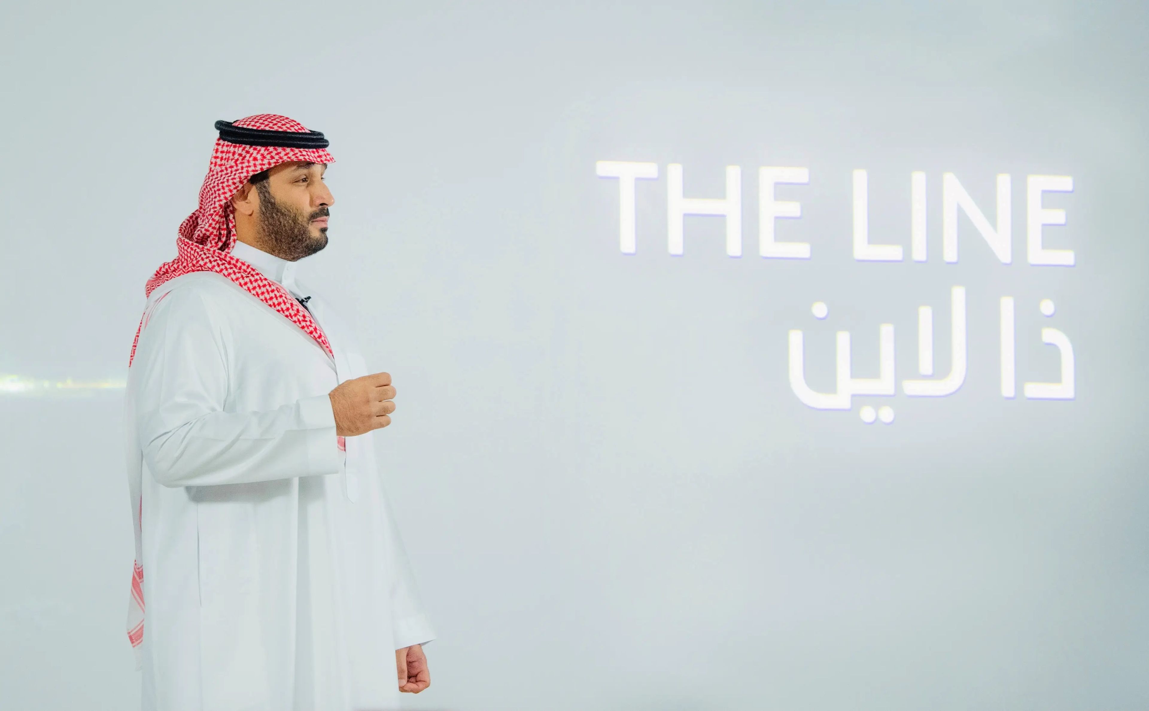 El príncipe heredero saudí, Mohammed Bin Salman, anuncia una ciudad con cero emisiones de carbono llamada "The Line" que se construirá en Neom, en el noroeste de Arabia Saudí, el 10 de enero de 2021.