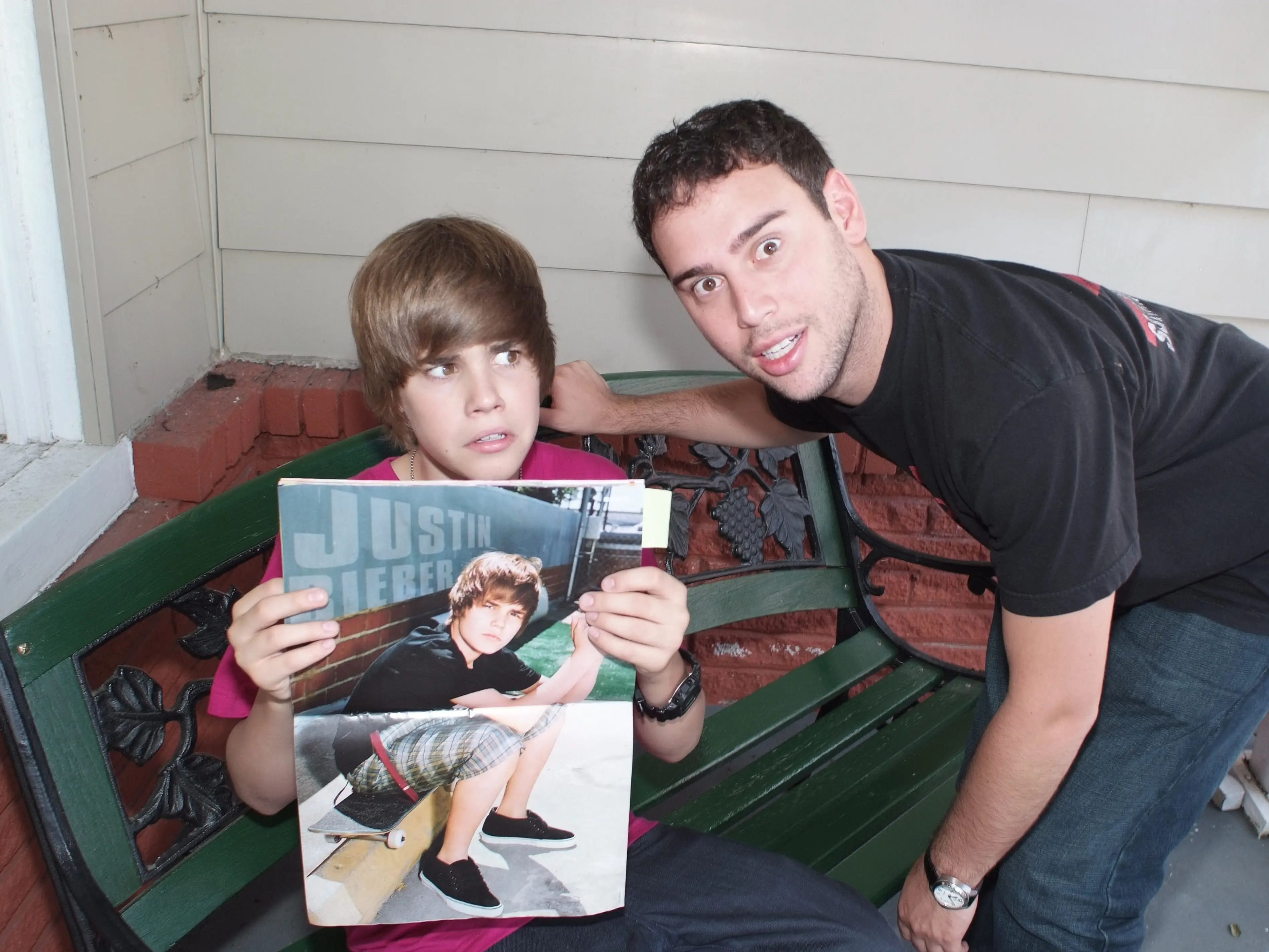 Braun es conocido por haber descubierto a Justin Bieber cuando este tenía 12 años.