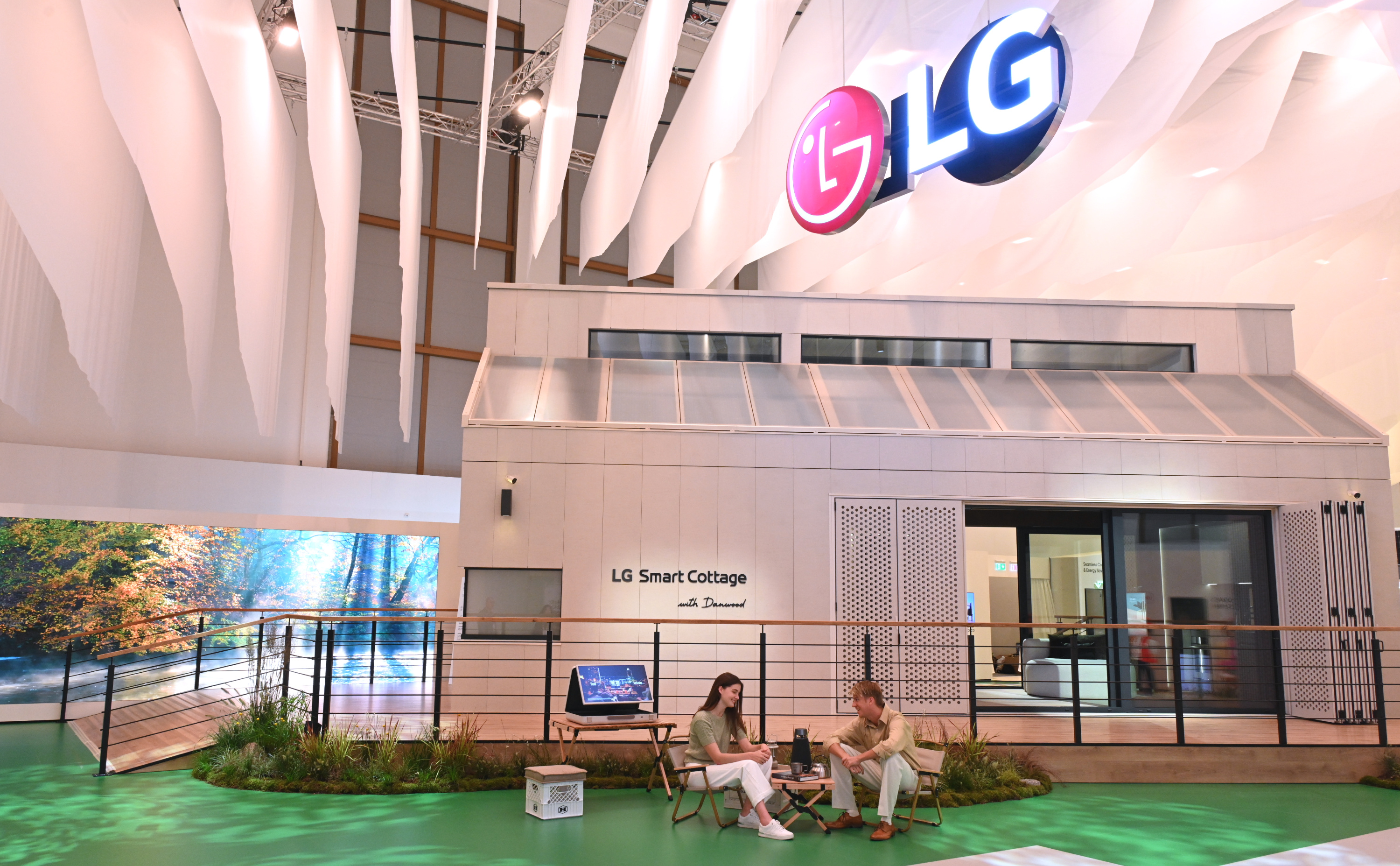https://cdn.businessinsider.es/sites/navi.axelspringer.es/public/media/image/2023/08/stand-lg-ifa-2023-3122490.jpg