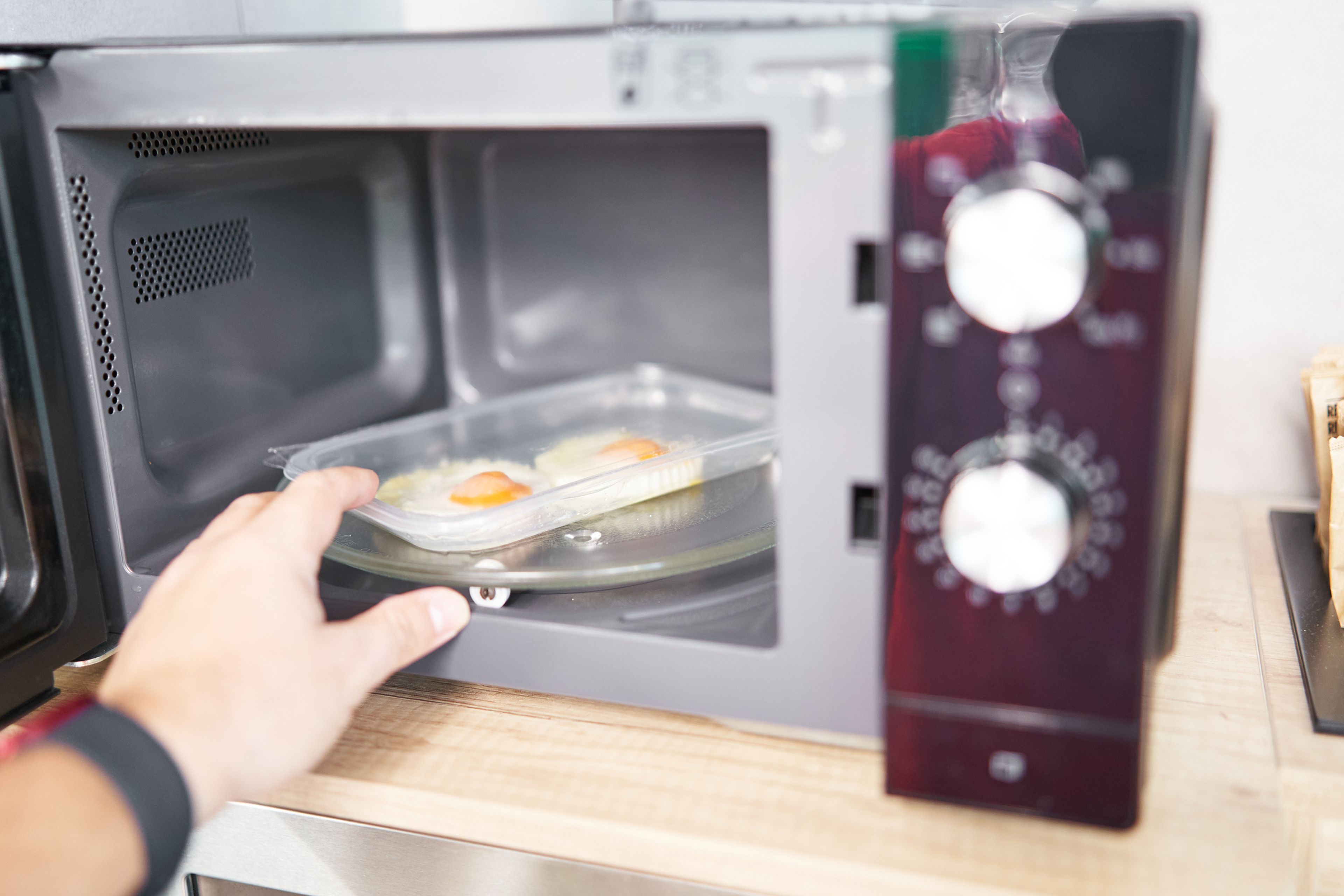 Cómo hacer huevos cocidos al microondas - ALDI