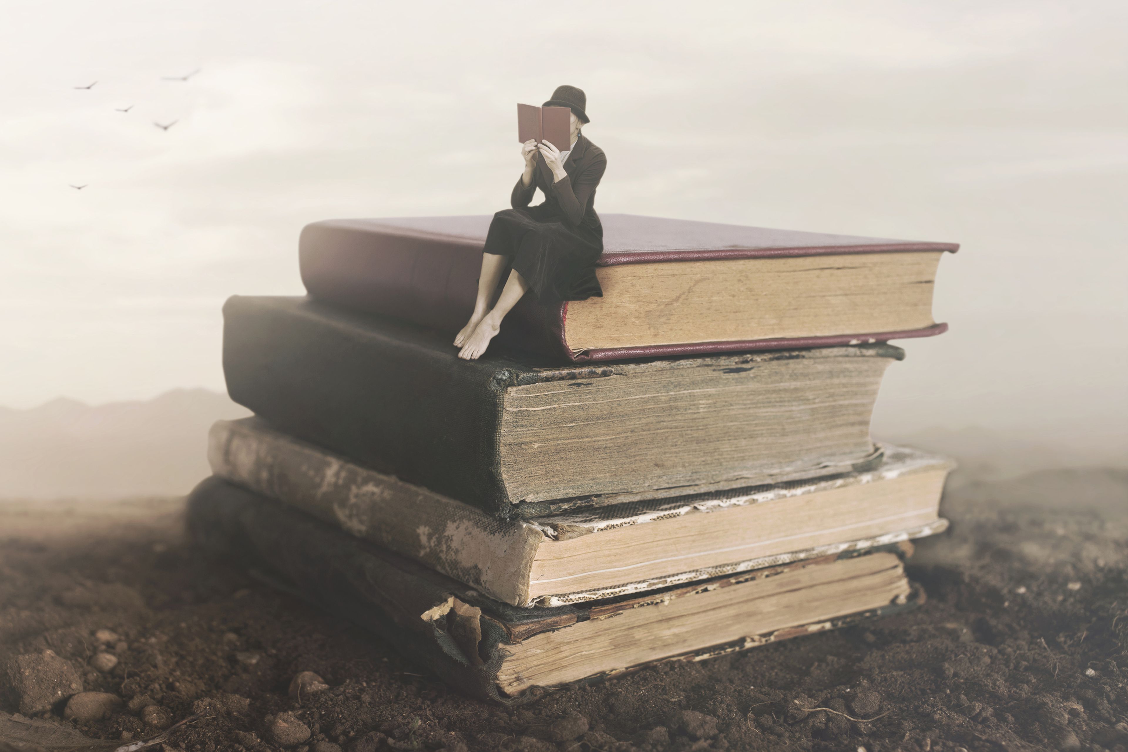ilustración de una mujer leyendo