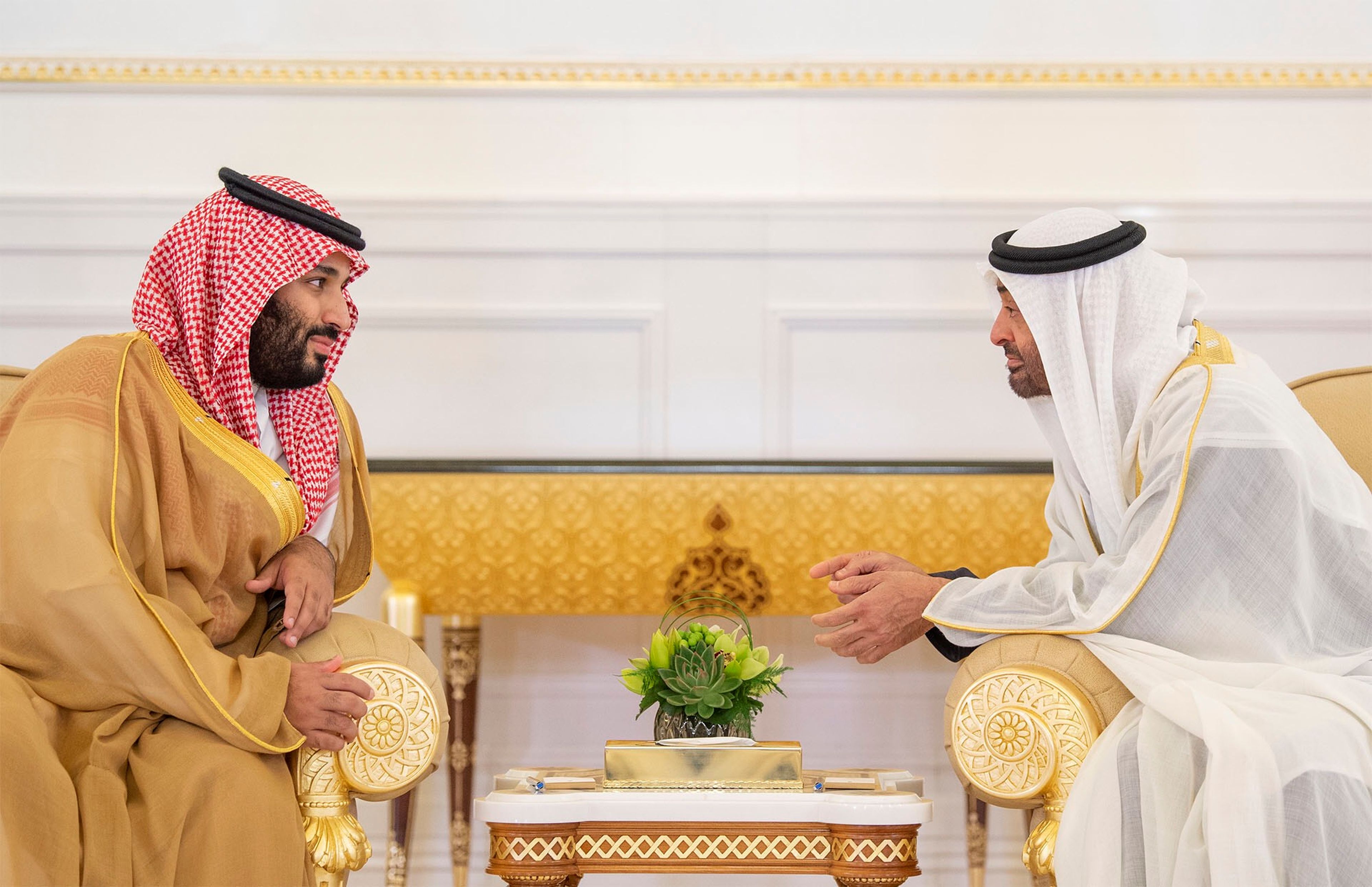 El príncipe heredero saudí, Mohammed bin Salman, y el presidente de los Emiratos Árabes Unidos, Mohamed bin Zayed Al Nahyan
