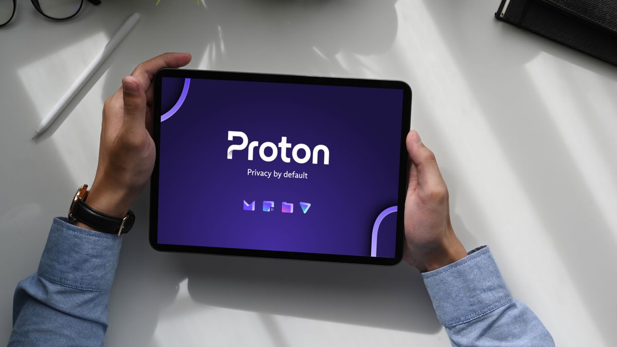 Proton, a por Google: rebaja su VPN con correo y Drive, y tiene plan para parejas