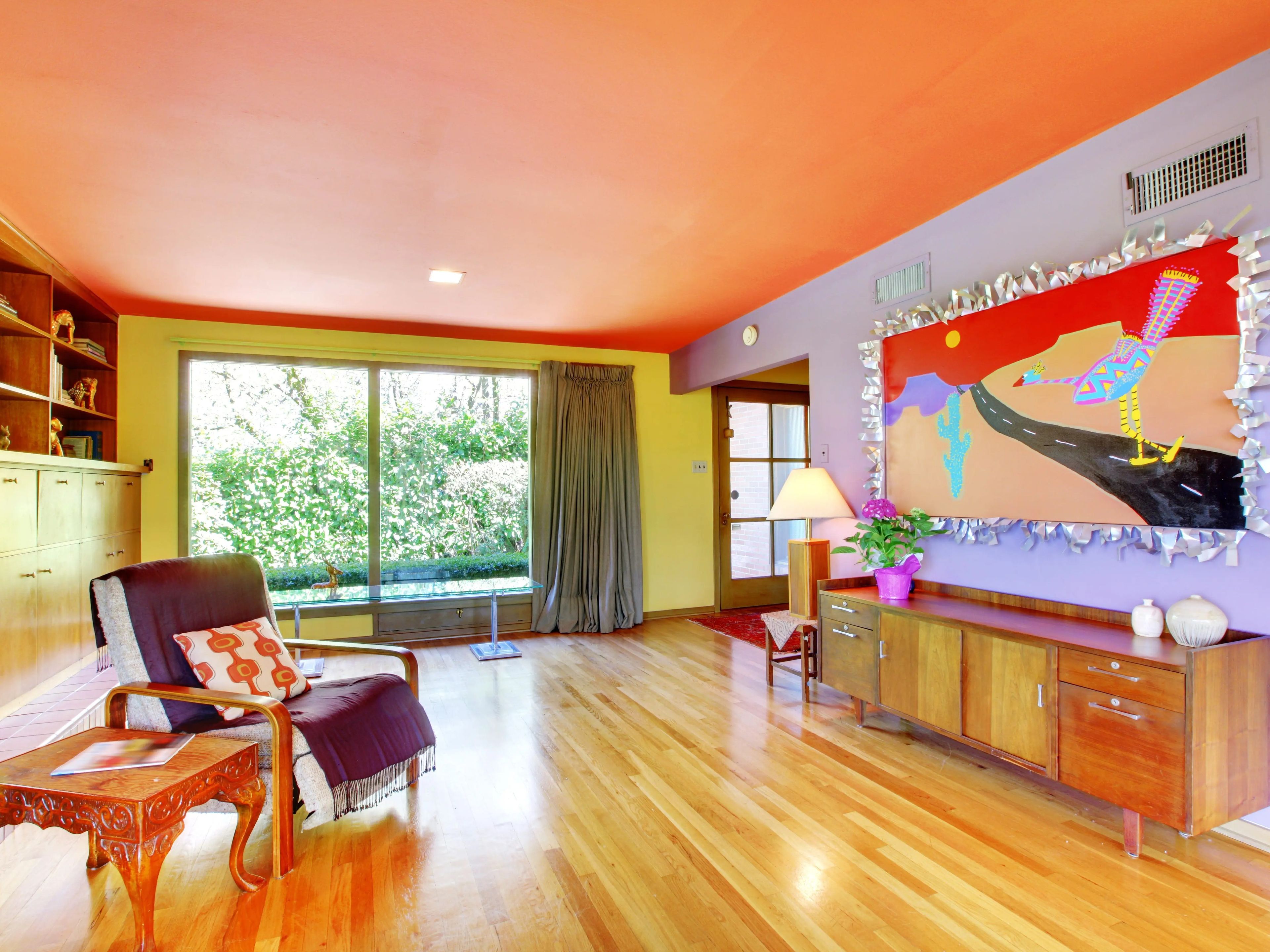 La generación Z utiliza colores llamativos en paredes, techos y decoración.
