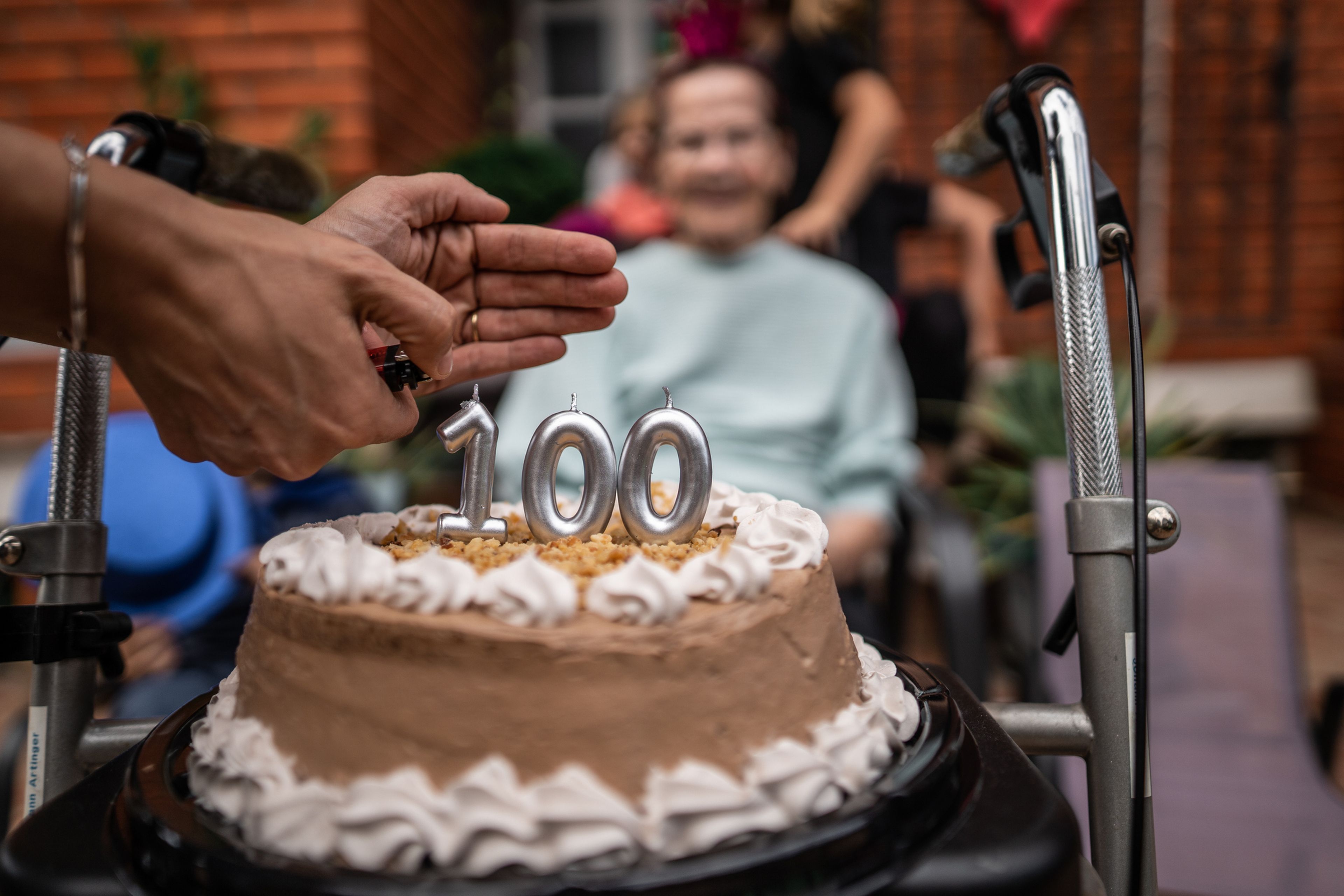 Tarta de cumpleaños para mujer centenaria