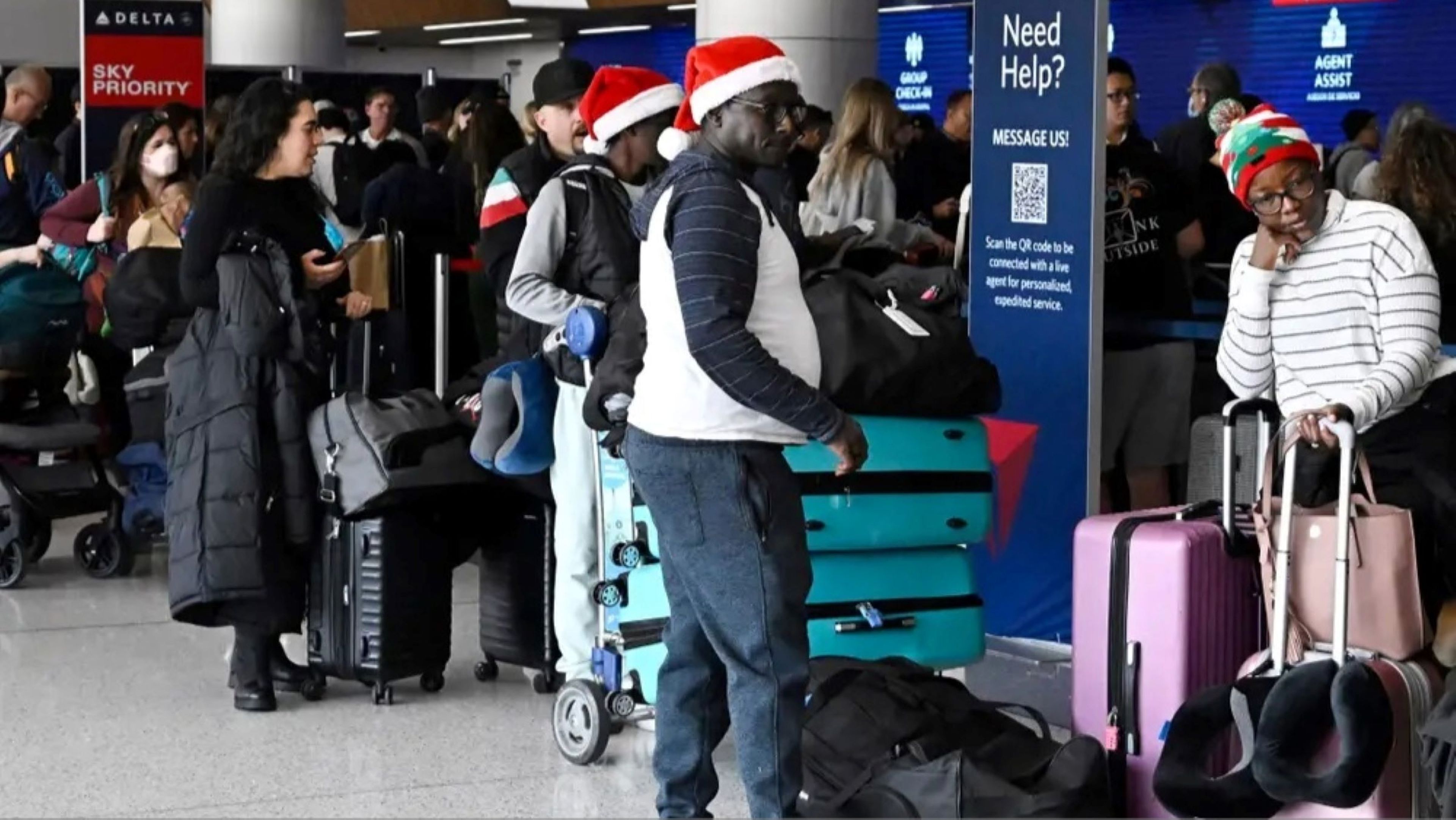 Aeropuerto, colas, viajes en Navidad