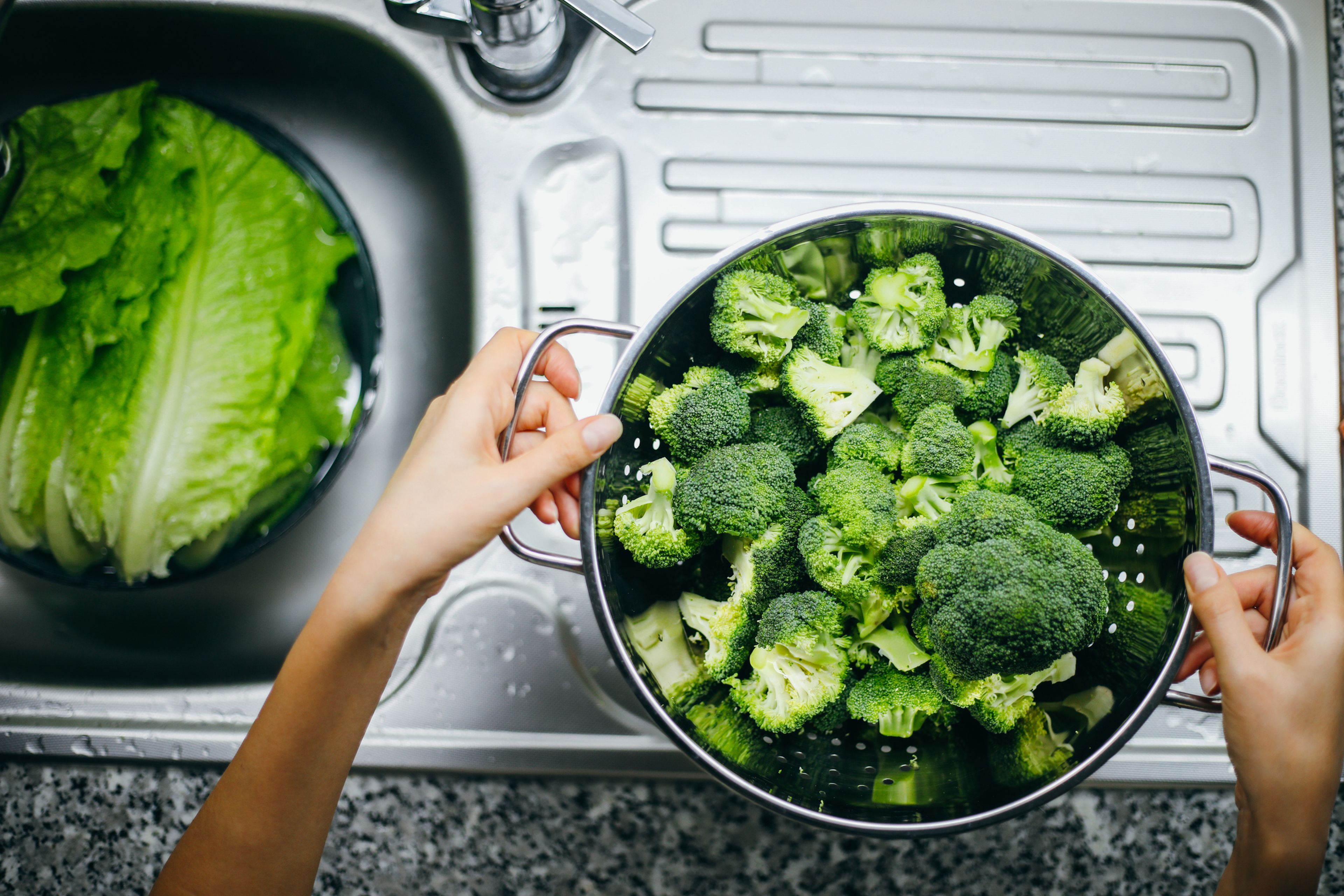 Brócoli al microondas, receta fácil y rápida al vapor