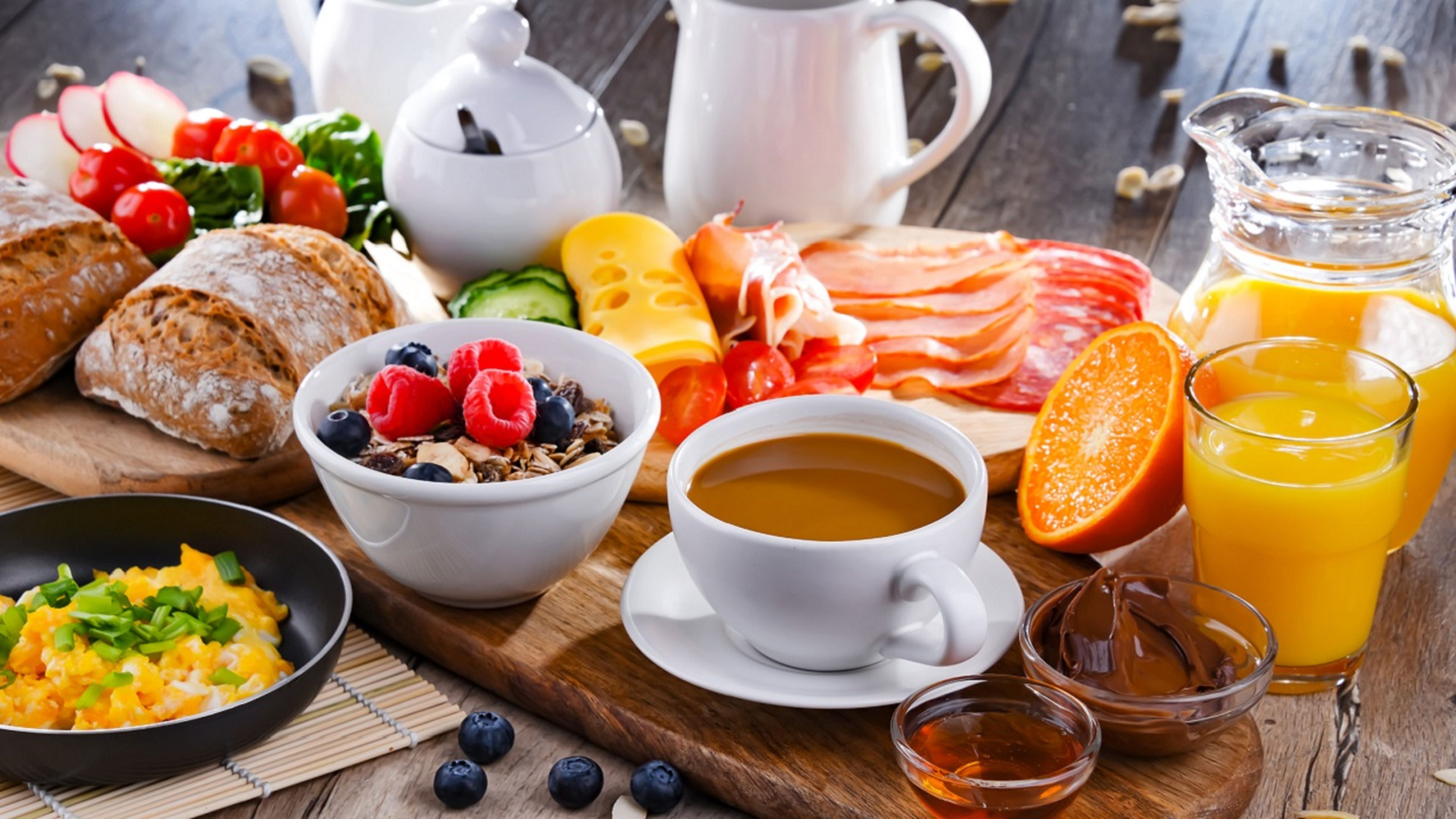 Desayuno saludable: alimentos habituales que puedes pensar que resultan sanos y no lo son