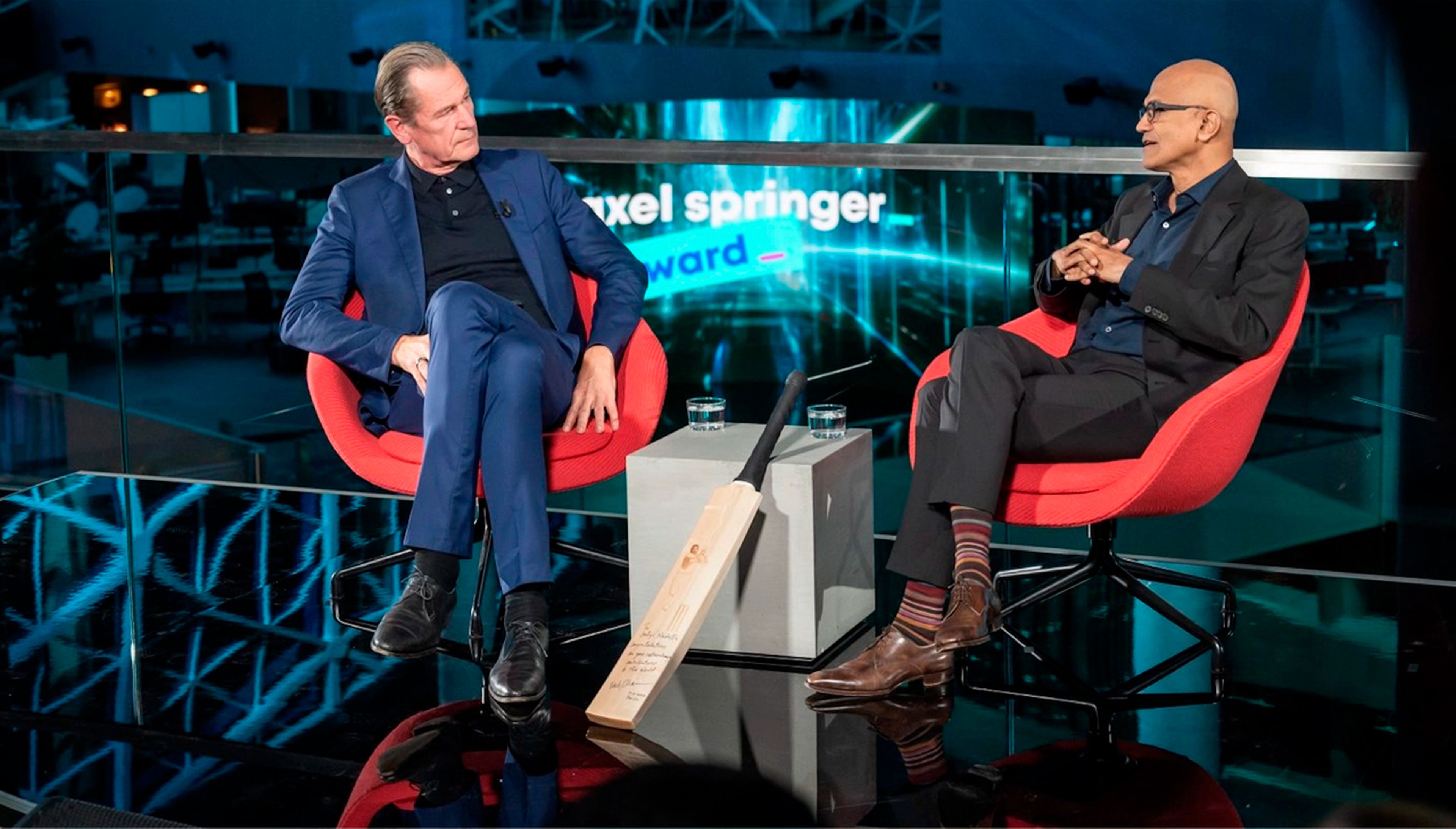 Mathias Döpfner, CEO de Axel Springer, entrevista a Satya Nadella, CEO de Microsoft, en el acto de entrega de los Premios Axel Springer 2023.