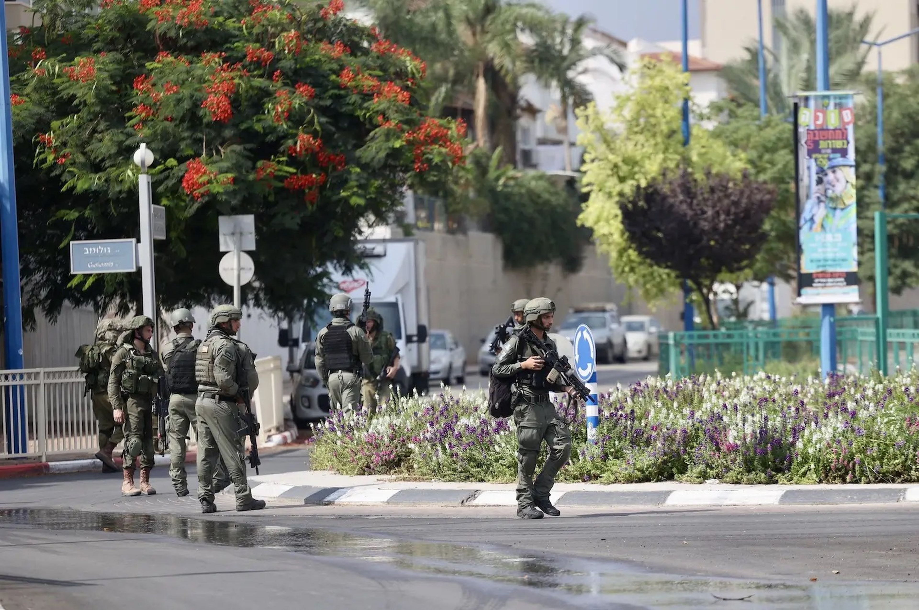 Soldados israelíes en la ciudad de Sderot, el 11 de octubre de 2023.