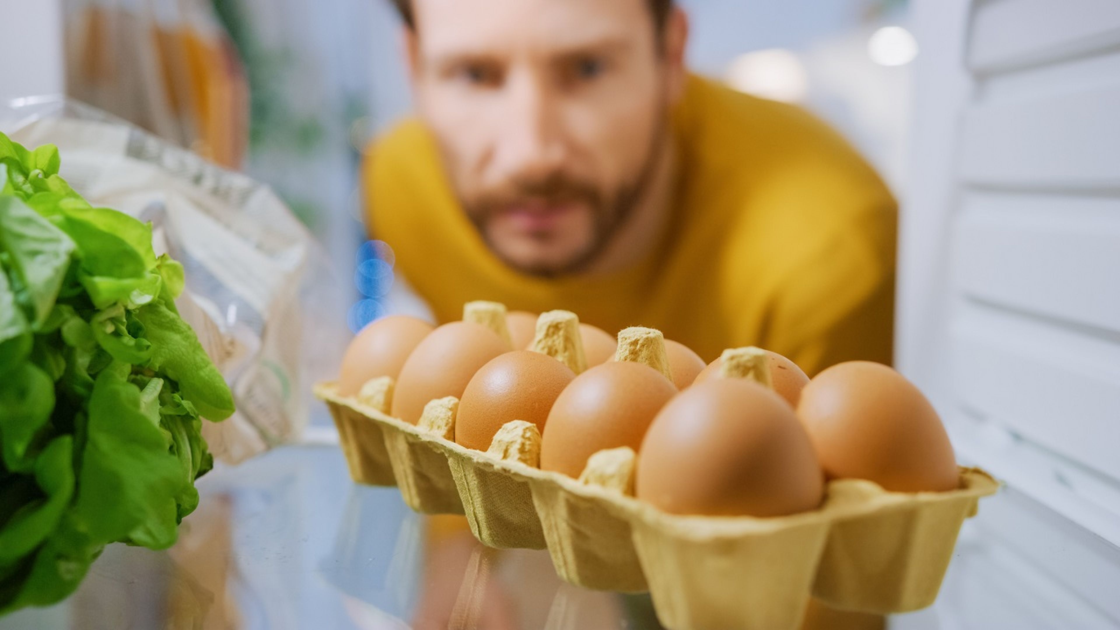 El sorprendente truco para saber si un huevo está fresco en un minuto