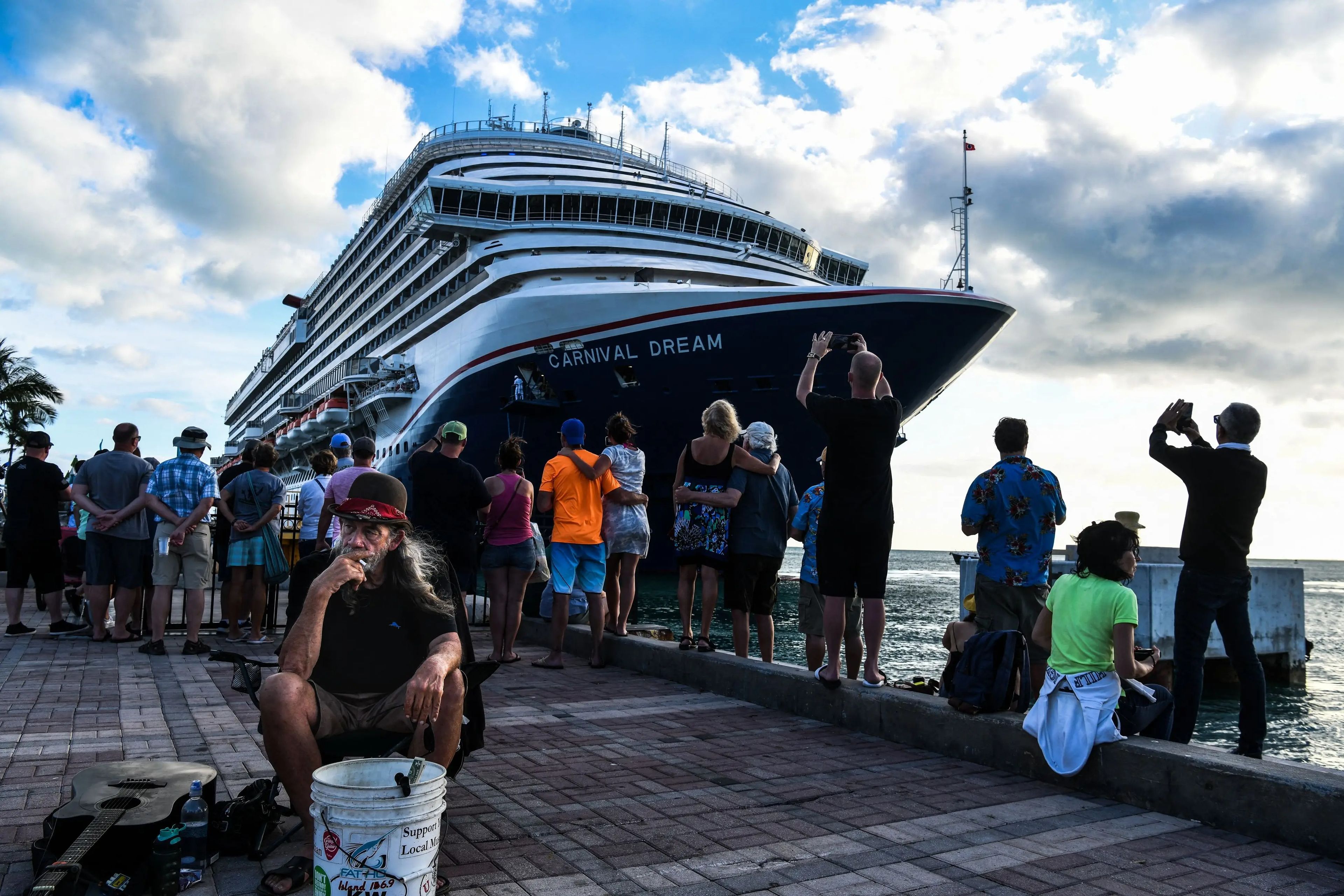 El crucero Carnival Dream atracado en Key West el 11 de abril de 2022.