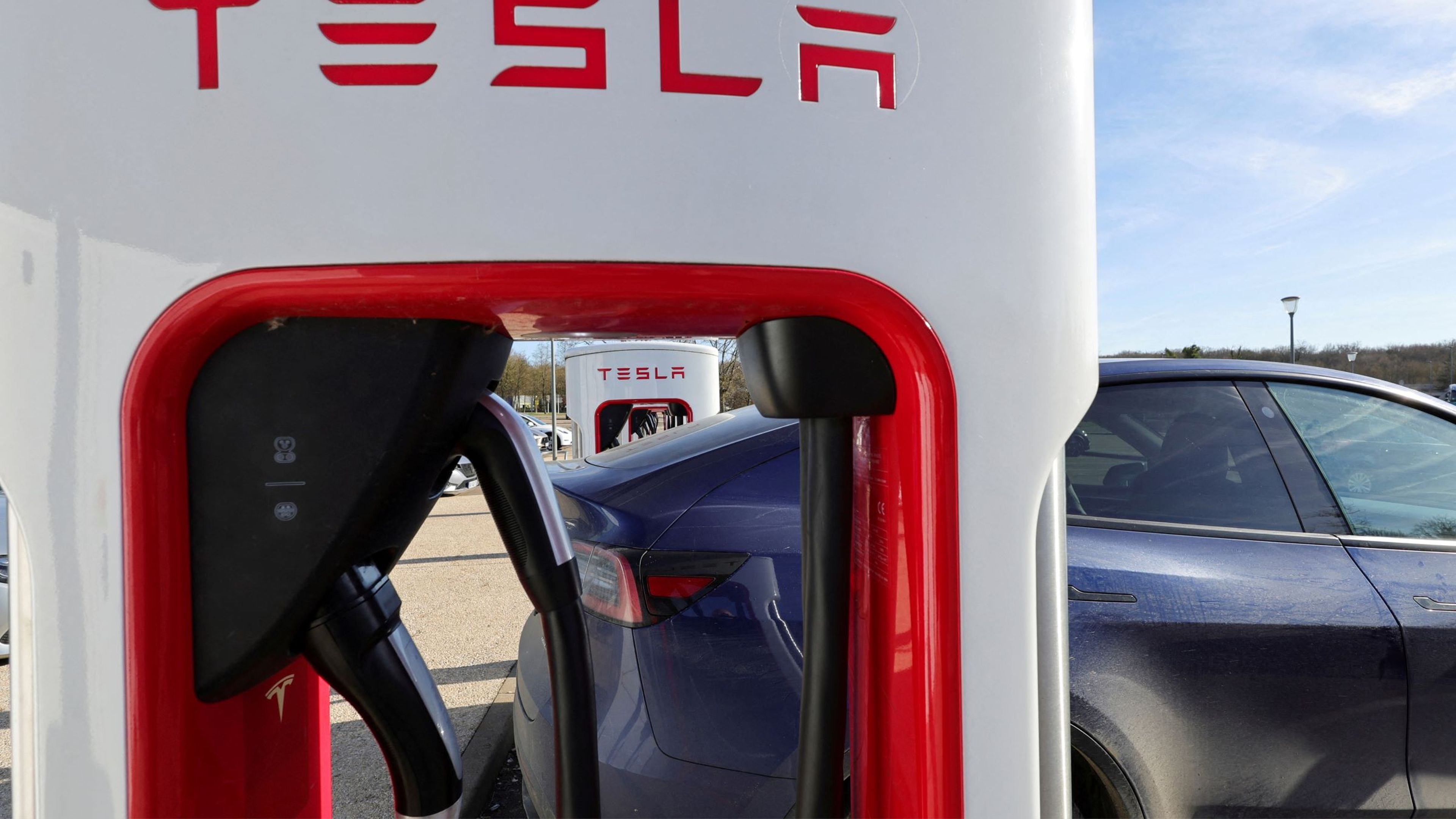 Tesla, recarga de batería de coche eléctrico