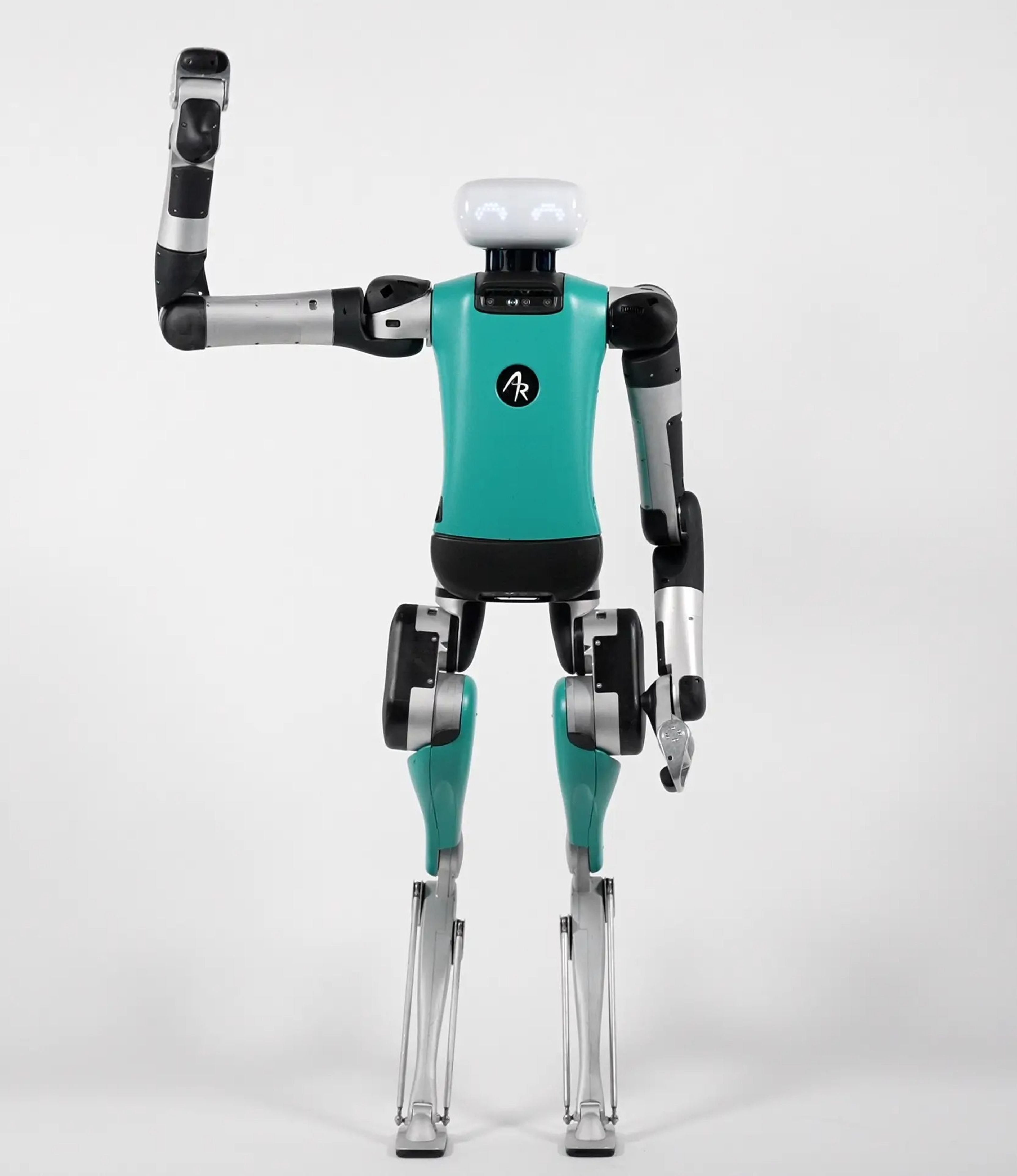 El robot Digit, de Agility Robotics, está siendo probado por Amazon en un centro de I+D.