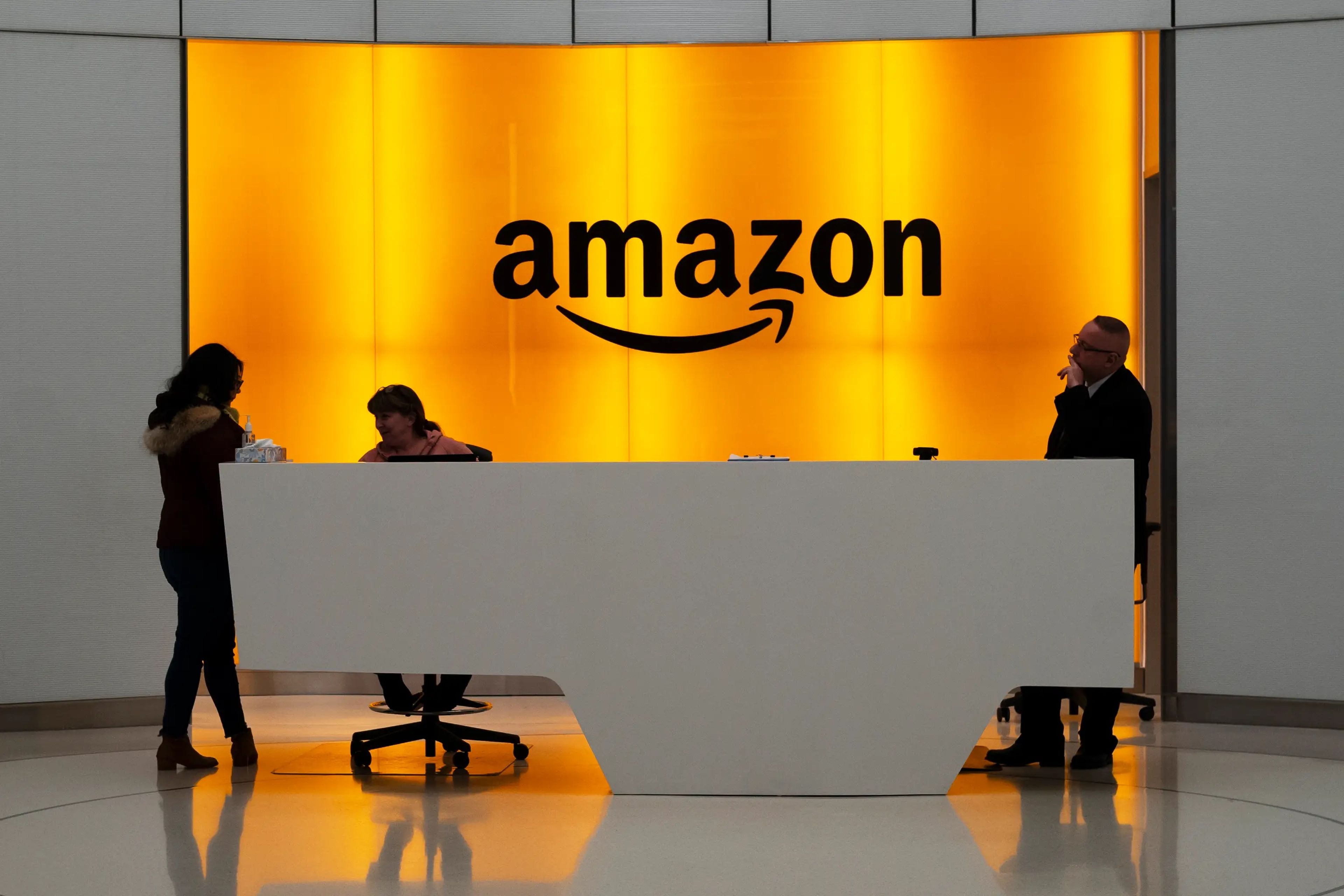 Amazon planea despedir a los trabajadores que no cumplan los mandatos de vuelta a la oficina. 
