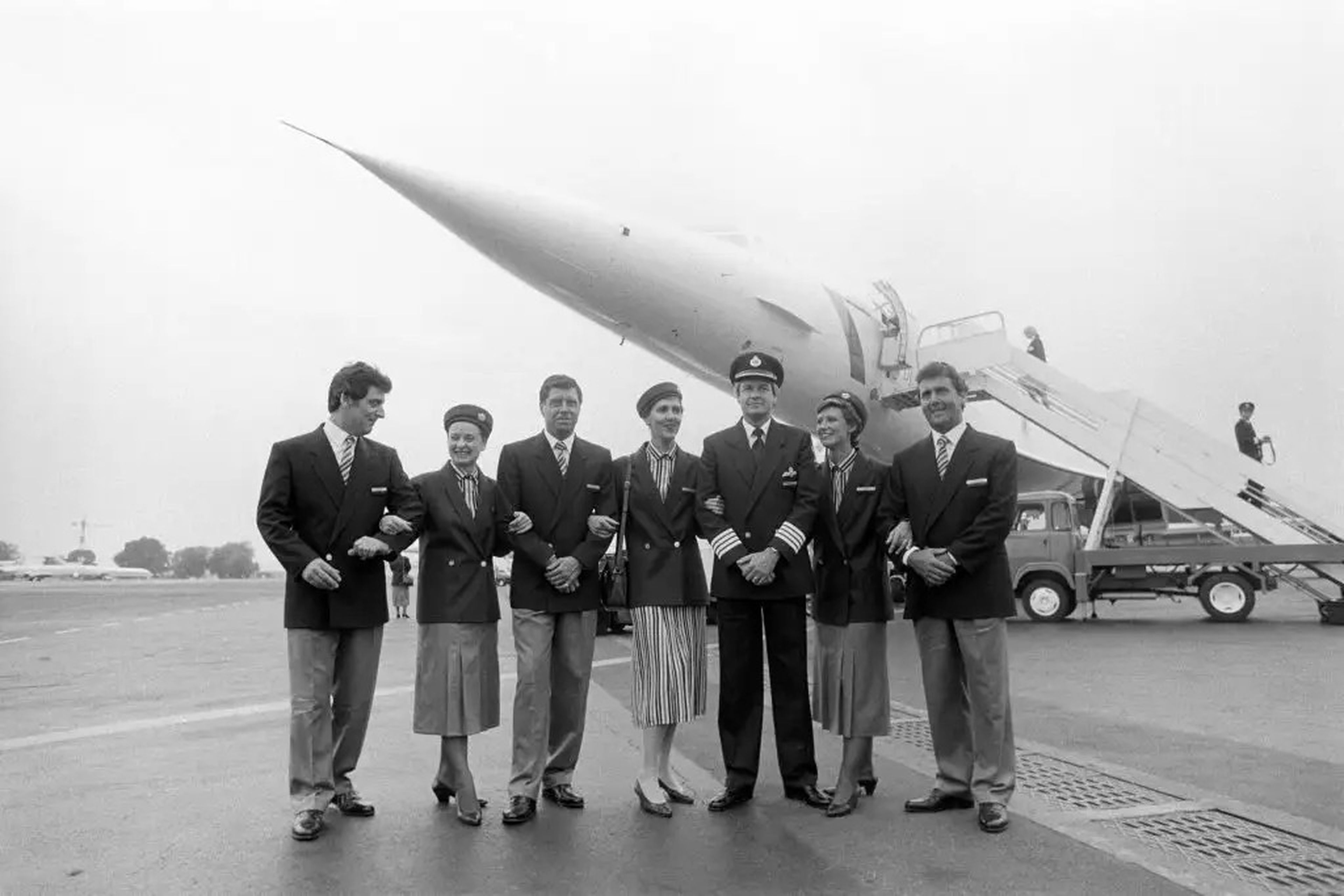 El nuevo uniforme de British Airways exhibido en 1985.