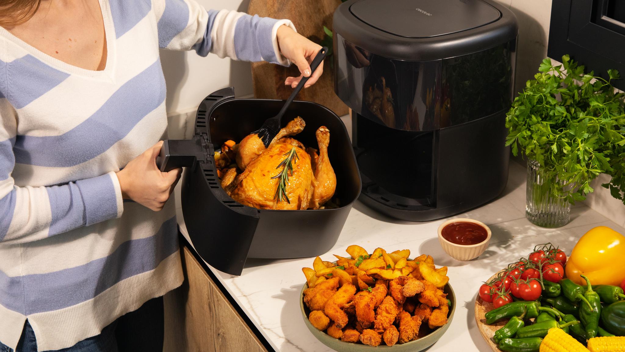 Ofertaza Air fryer Cecotec de 6L con accesorios de silicona por