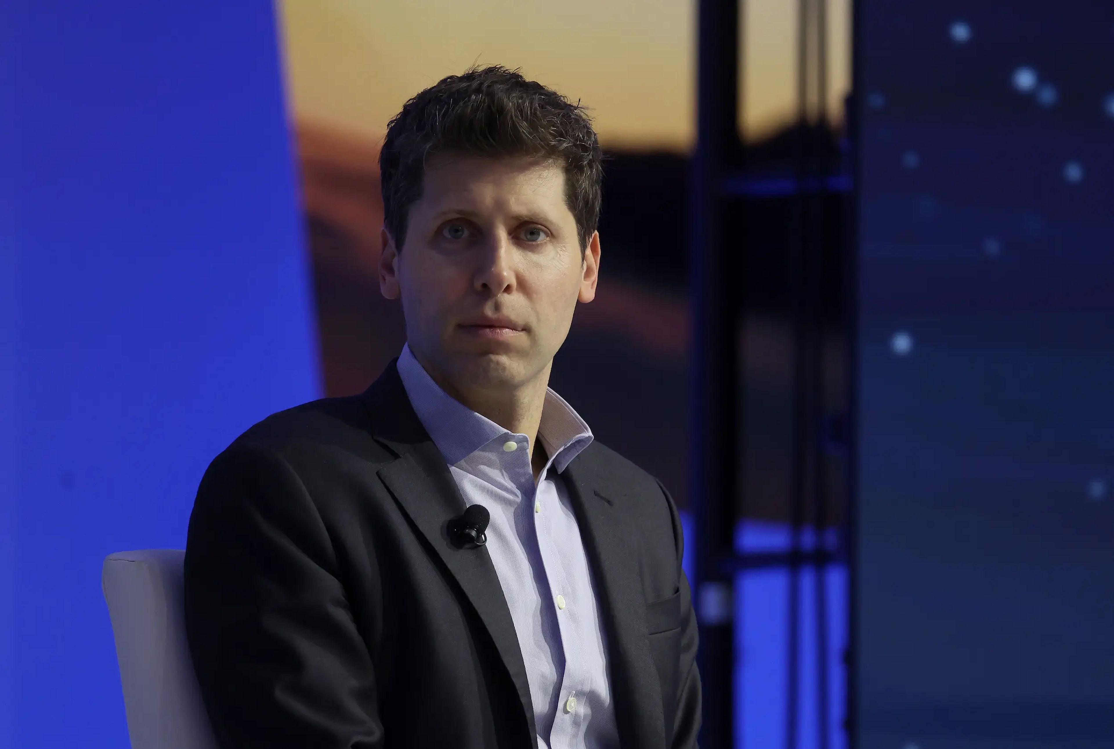 El CEO de OpenAI, Sam Altman, fichará por Microsoft tras romperse las negociaciones para que regresara a OpenAI.