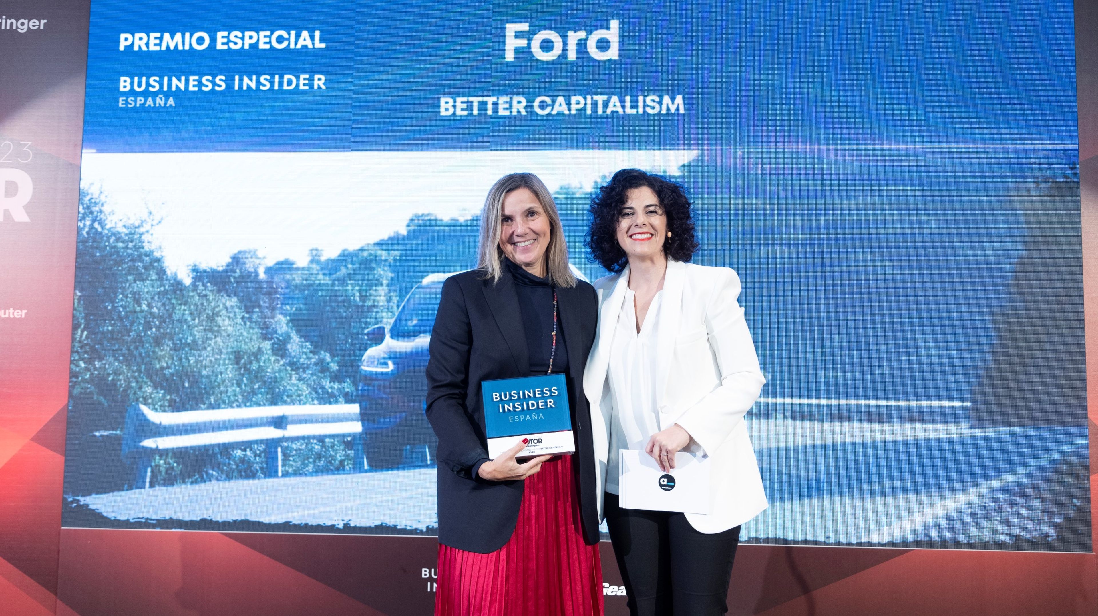 Cristina del Rey, directora de comunicación de Ford España, y Yovanna Blanco, directora editorial de Axel Springer España.