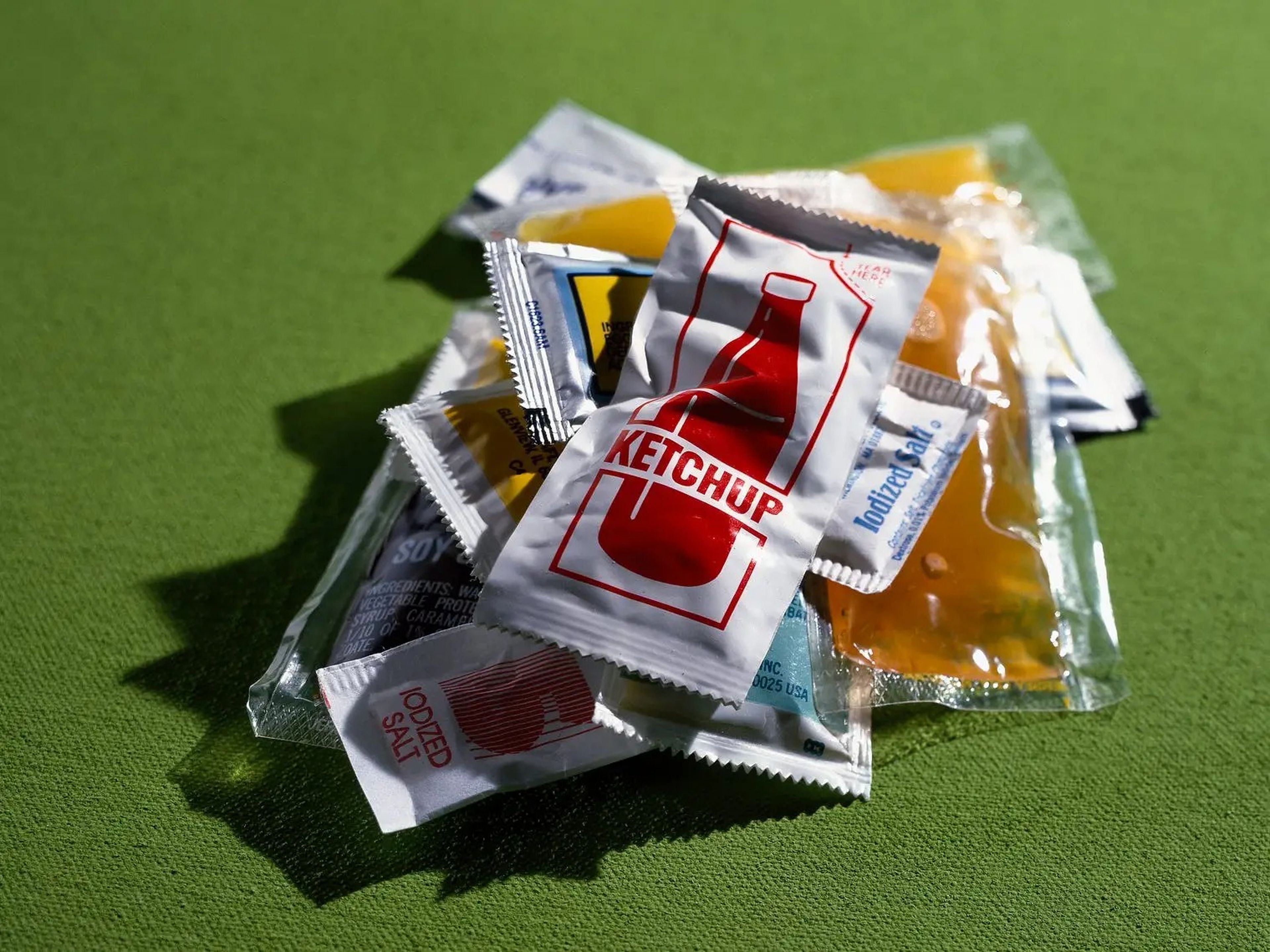 A pile of condiment packets.