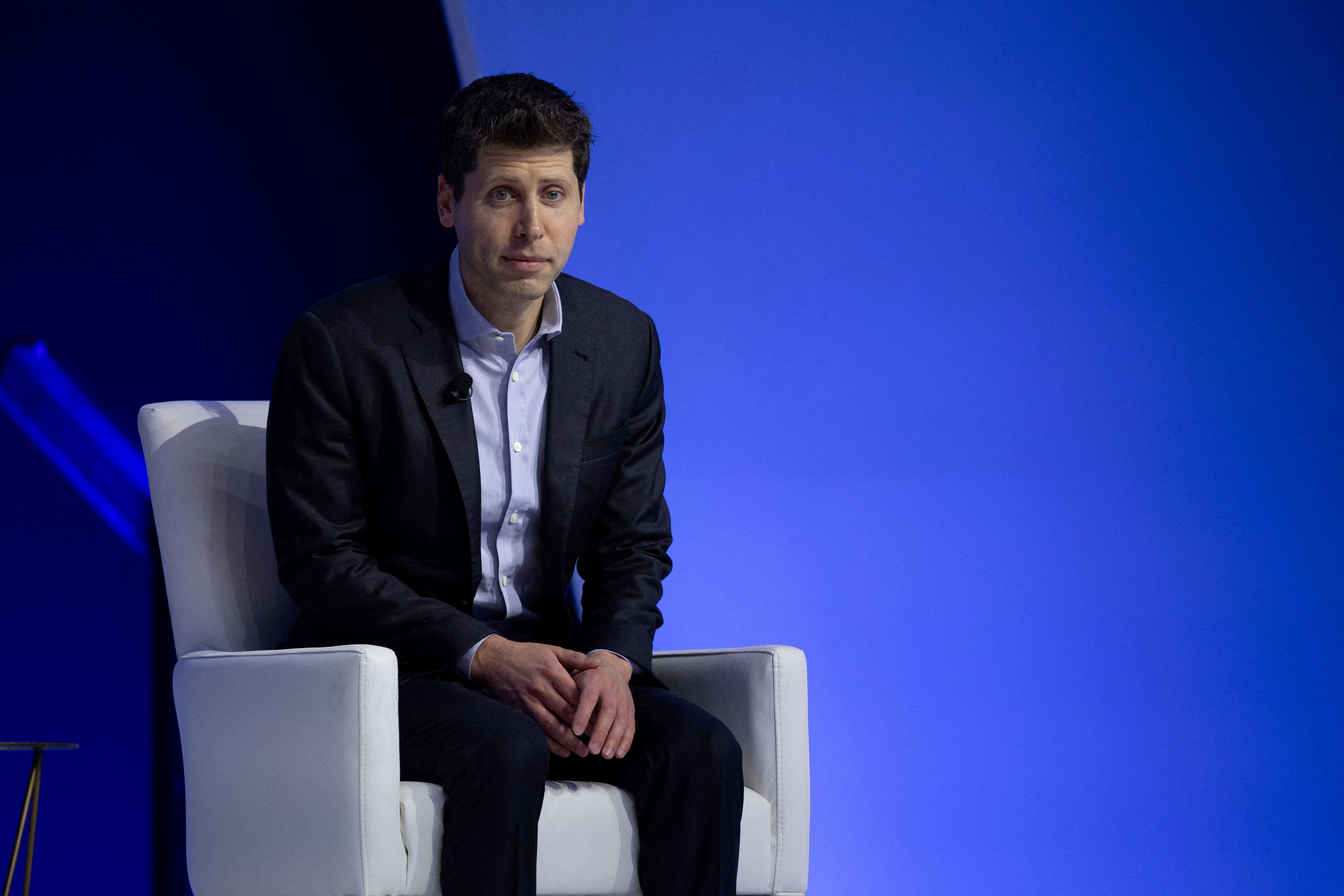 Sam Altman ex-CEO de OpenAI posible regreso como CEO