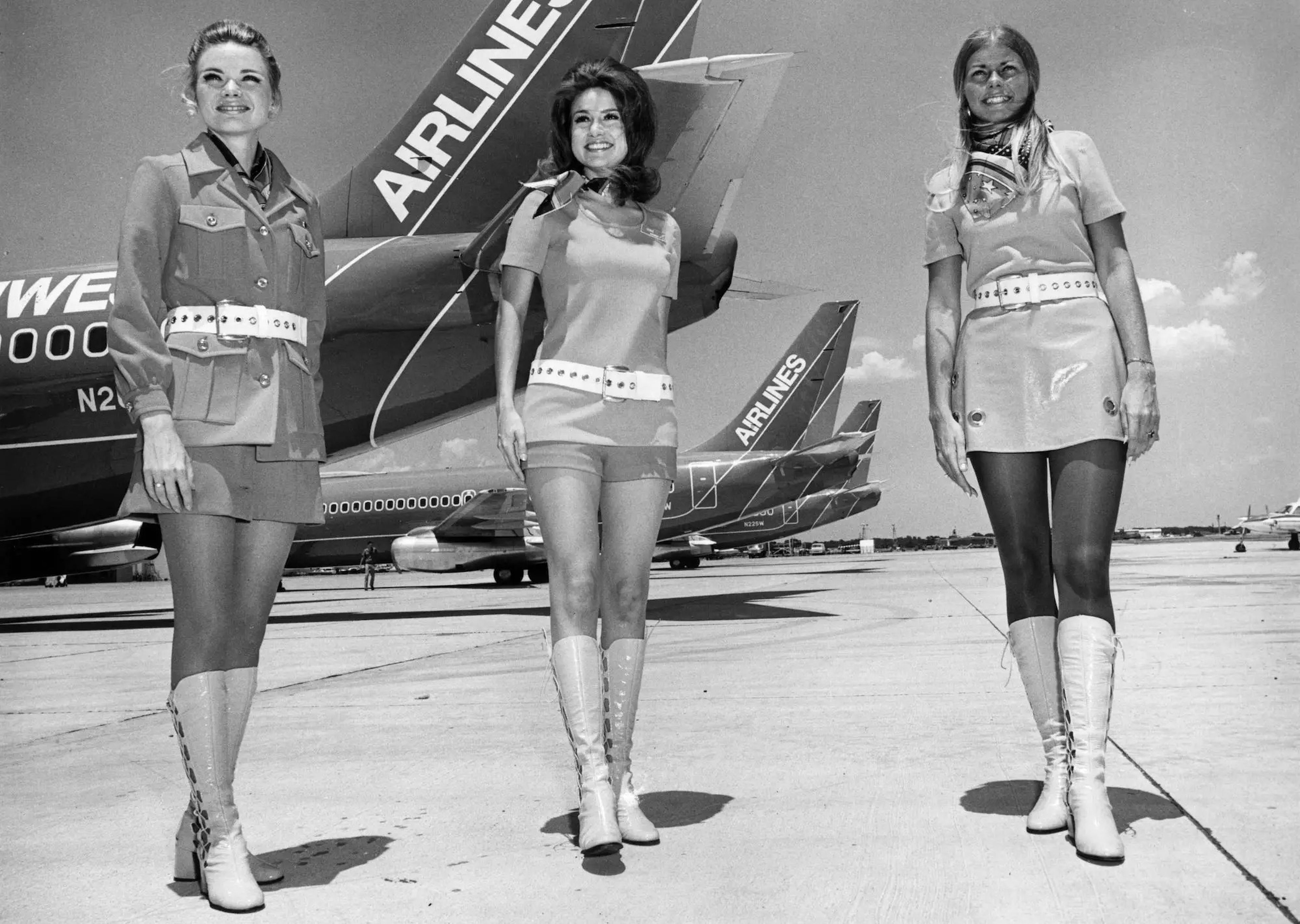 Foto de 1968 de tres auxiliares de vuelo de Southwest Airlines.