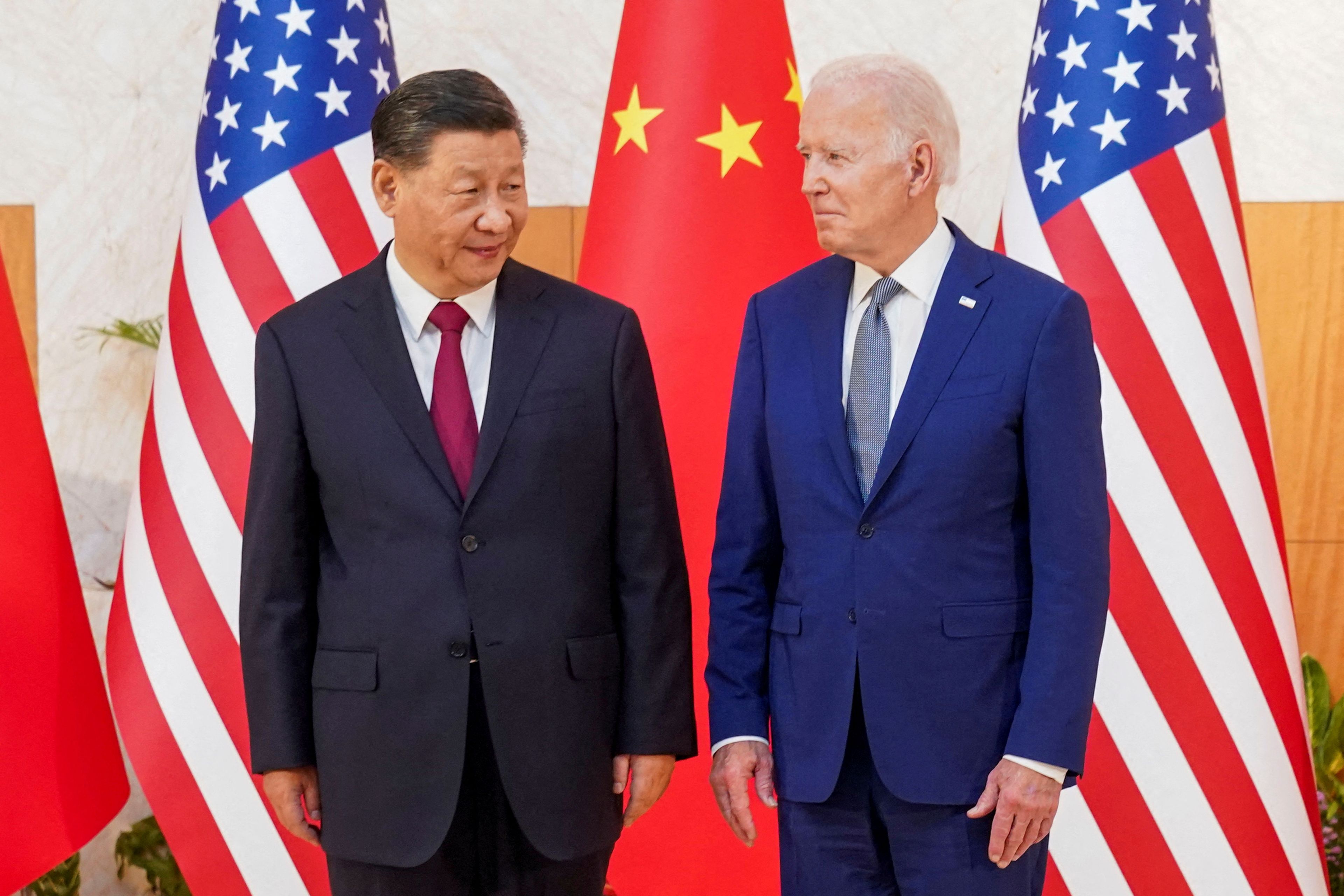 Xi Jinping, presidente de Chinda (izquieda) y Joe Biden, presidente de los Estados Unidos (derecha). 