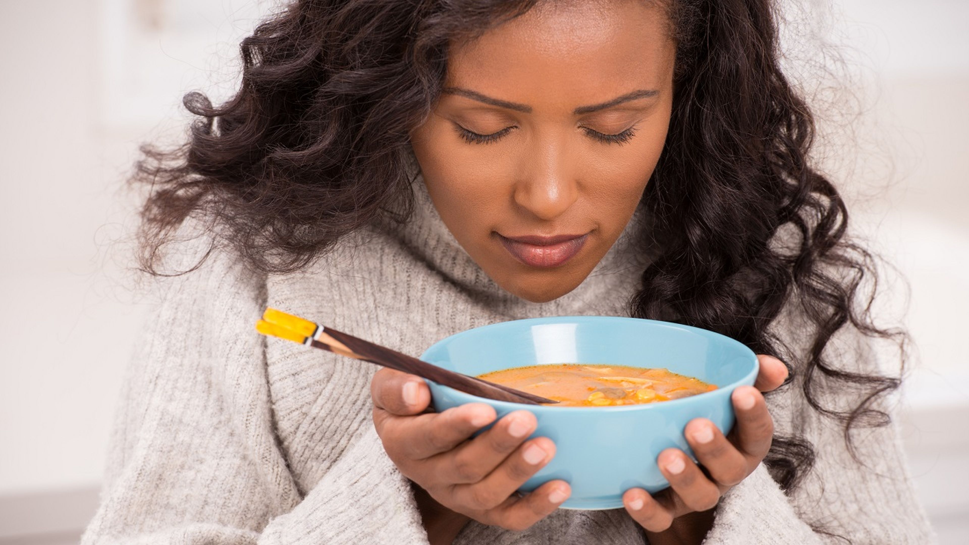 Los 5 alimentos que debes incluir en tu dieta para combatir el frío