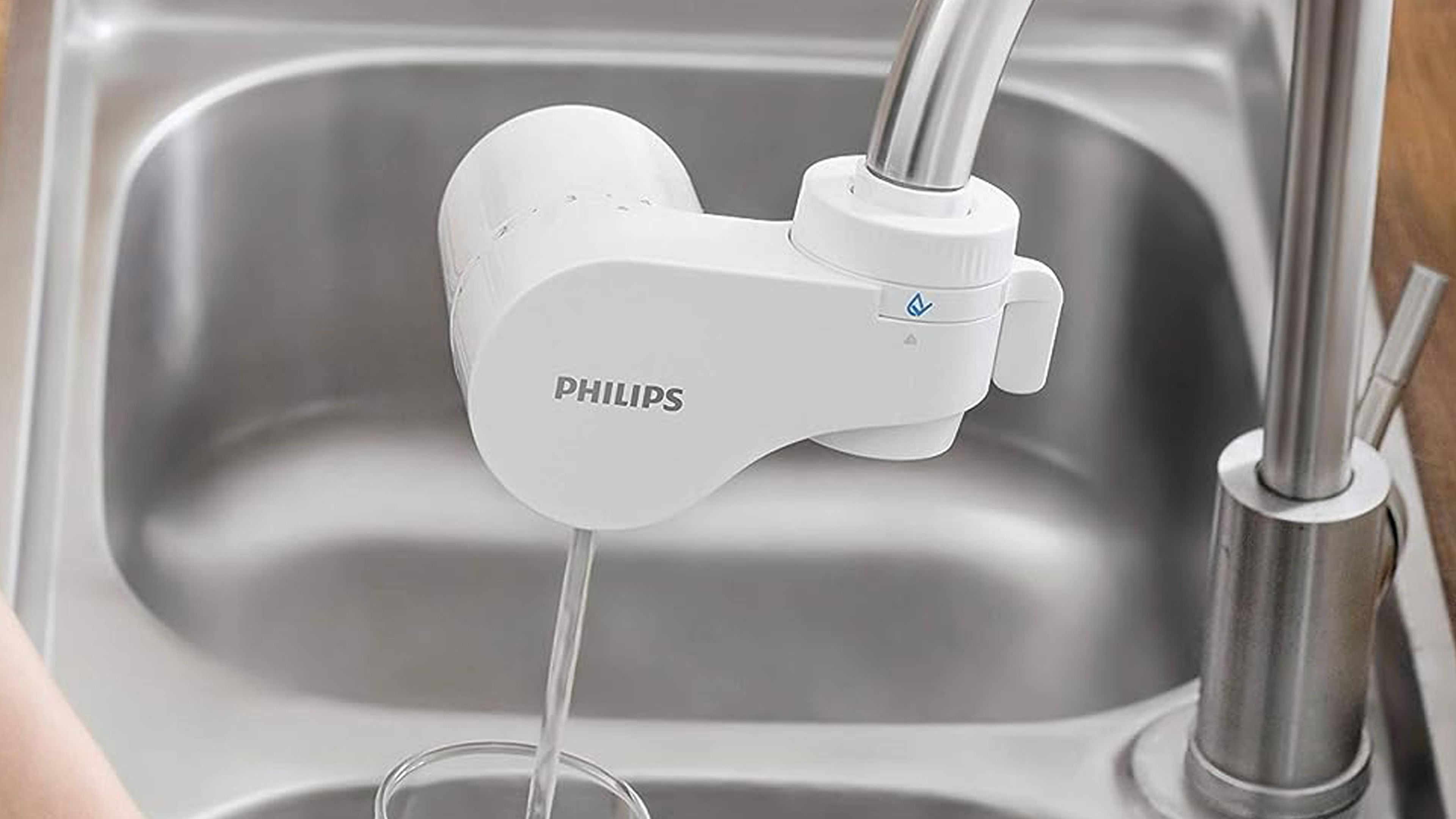 1.000L de agua pura y sin cargar con garrafas: este filtro Philips