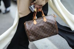 Shelley Alvarado trabajó en Louis Vuitton durante cinco años y dice que le apasionaba el producto, y que podía detectar fácilmente los bolsos falsificados.