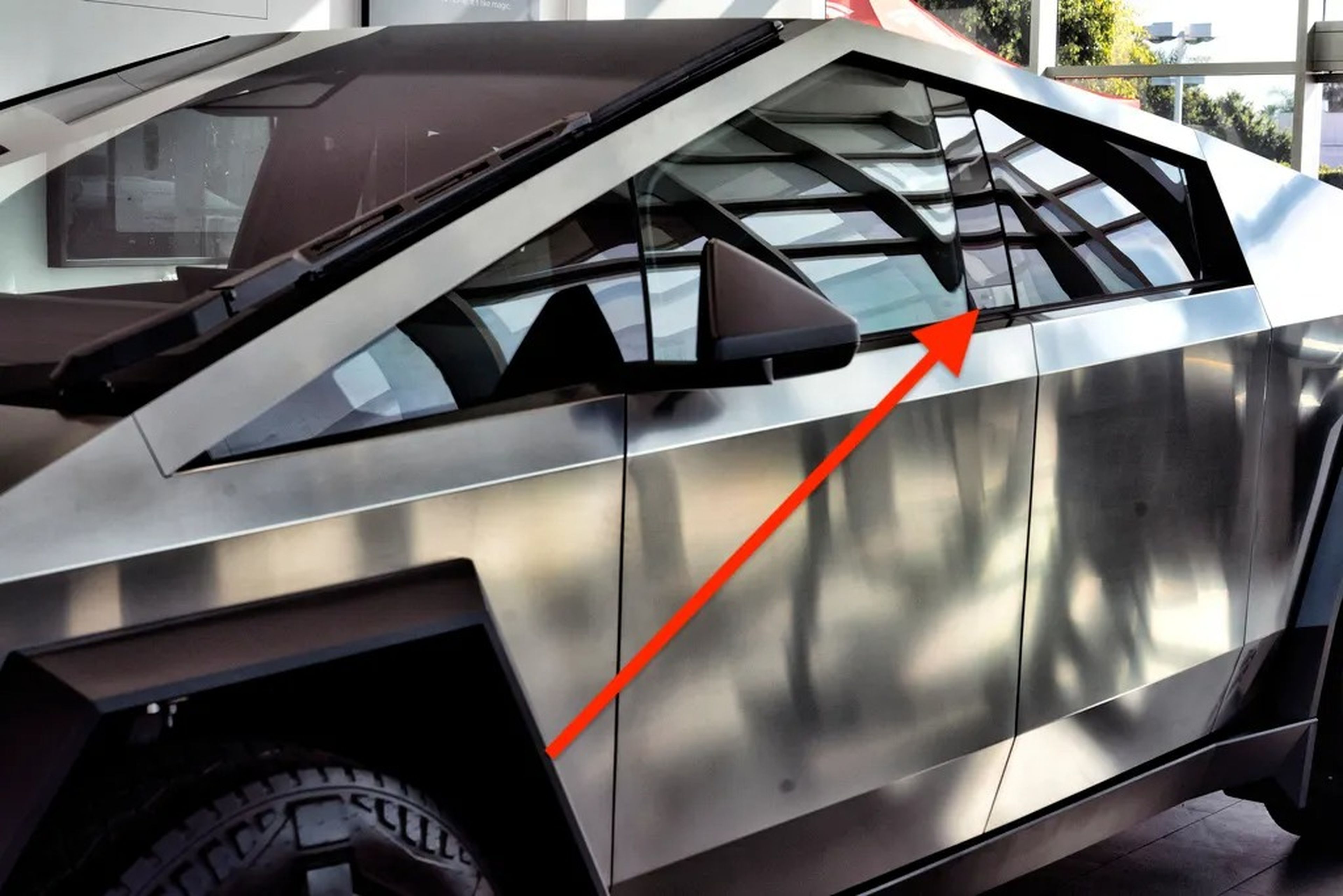 El Cybertruck de Tesla parece tener tiradores de puerta complicados.