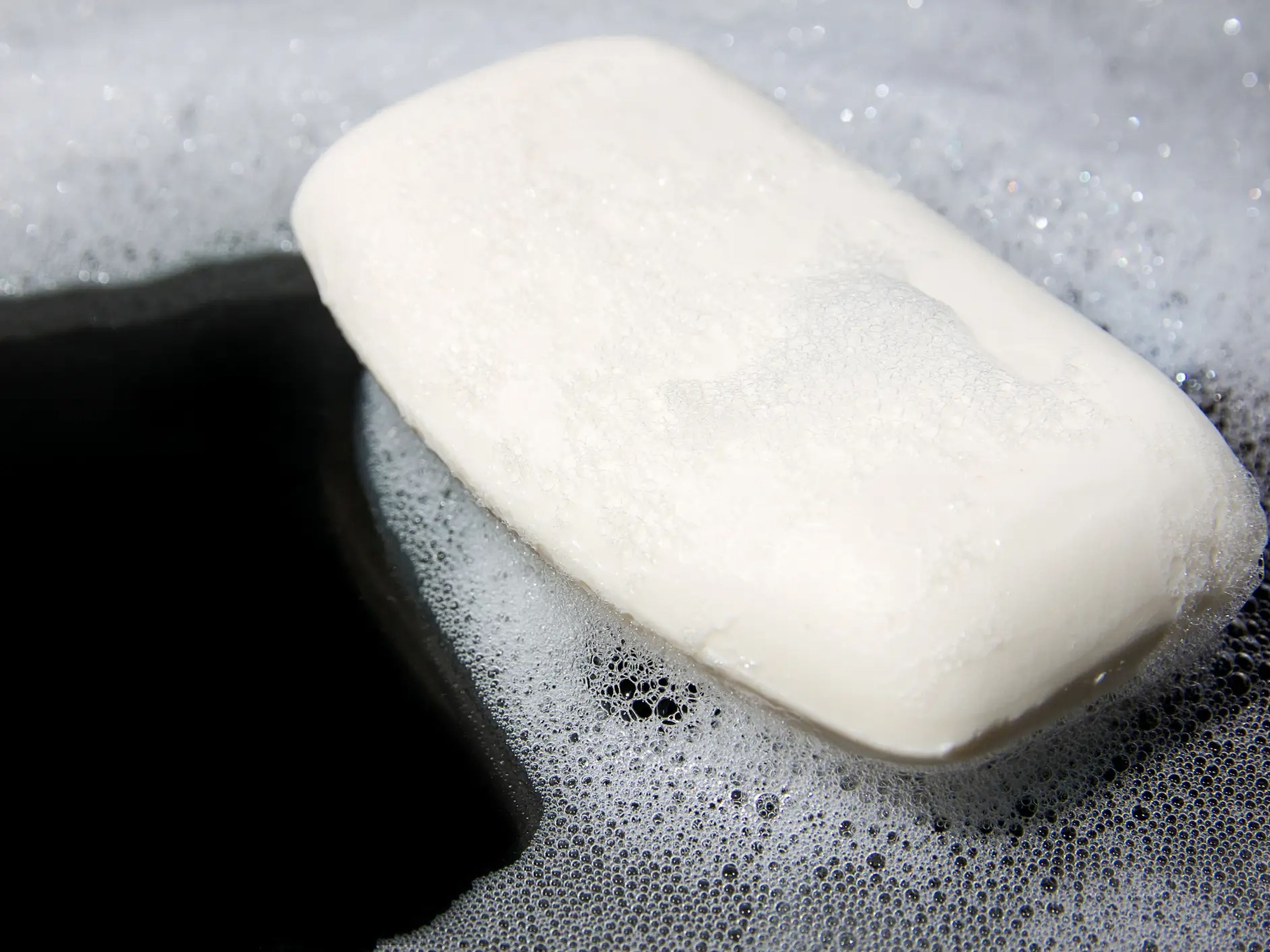 El jabón normal puede causarte irritación.
