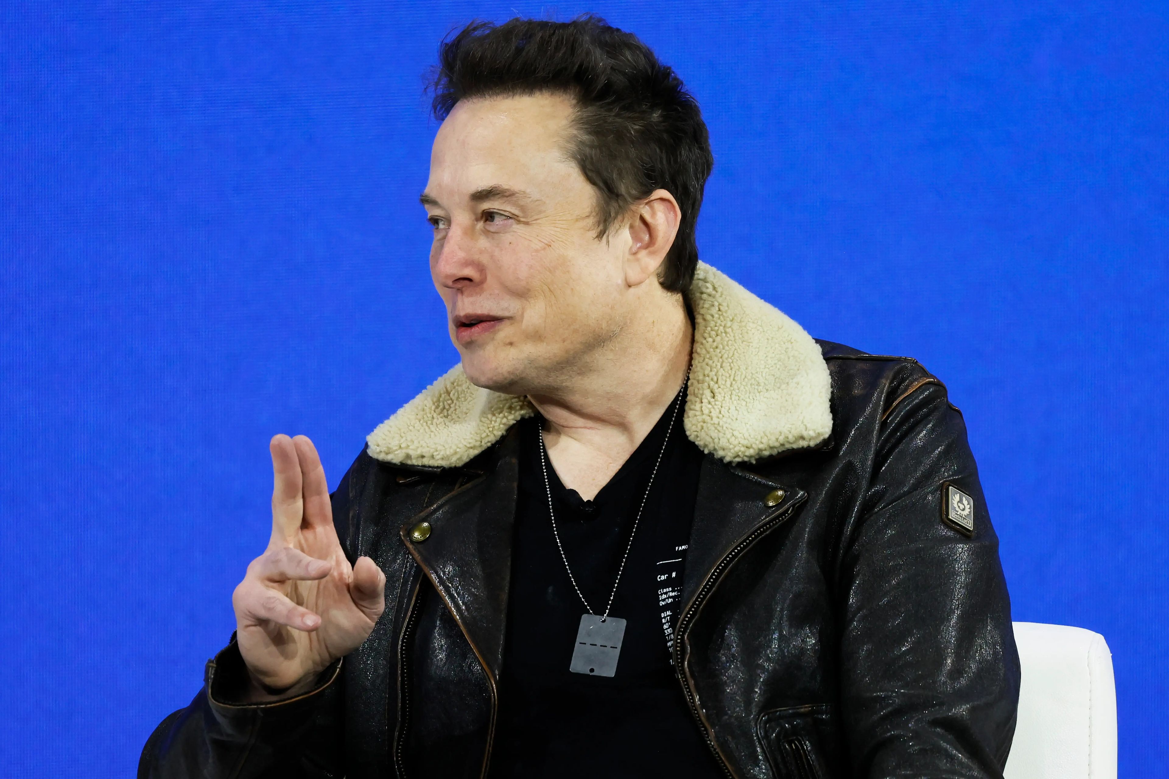 Elon Musk lleva años arremetiendo contra el "virus de la mente despierta" (o 'woke').