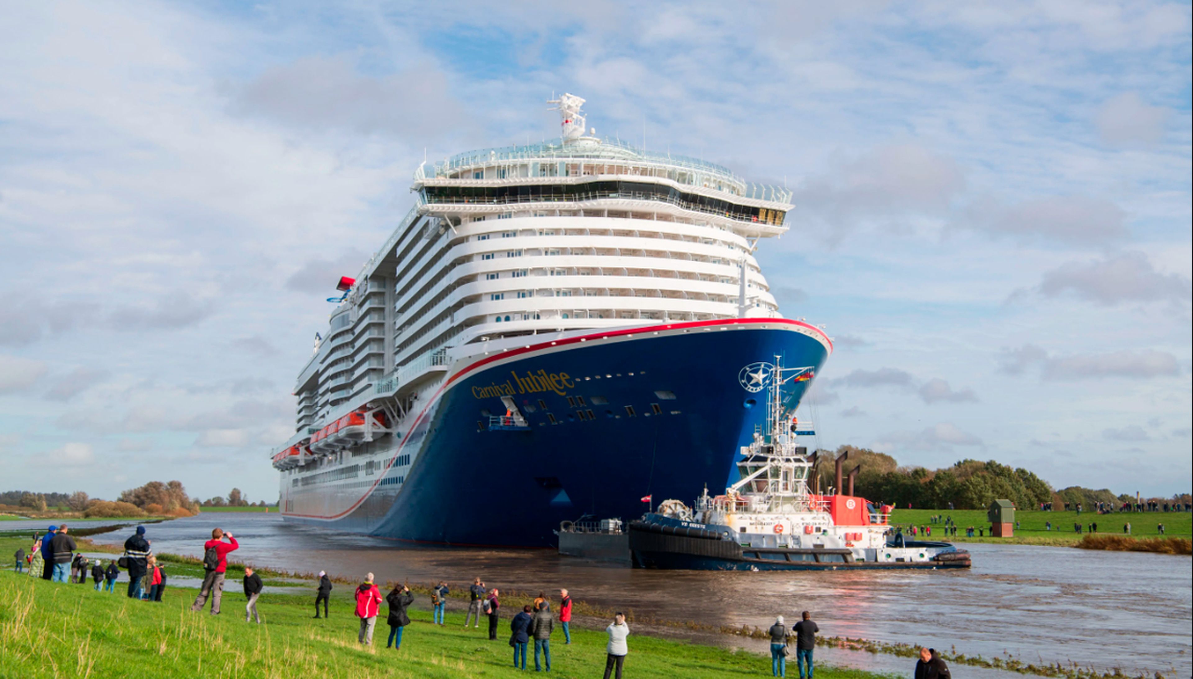 El nuevo crucero de Carnival es transportado a los Países Bajos.