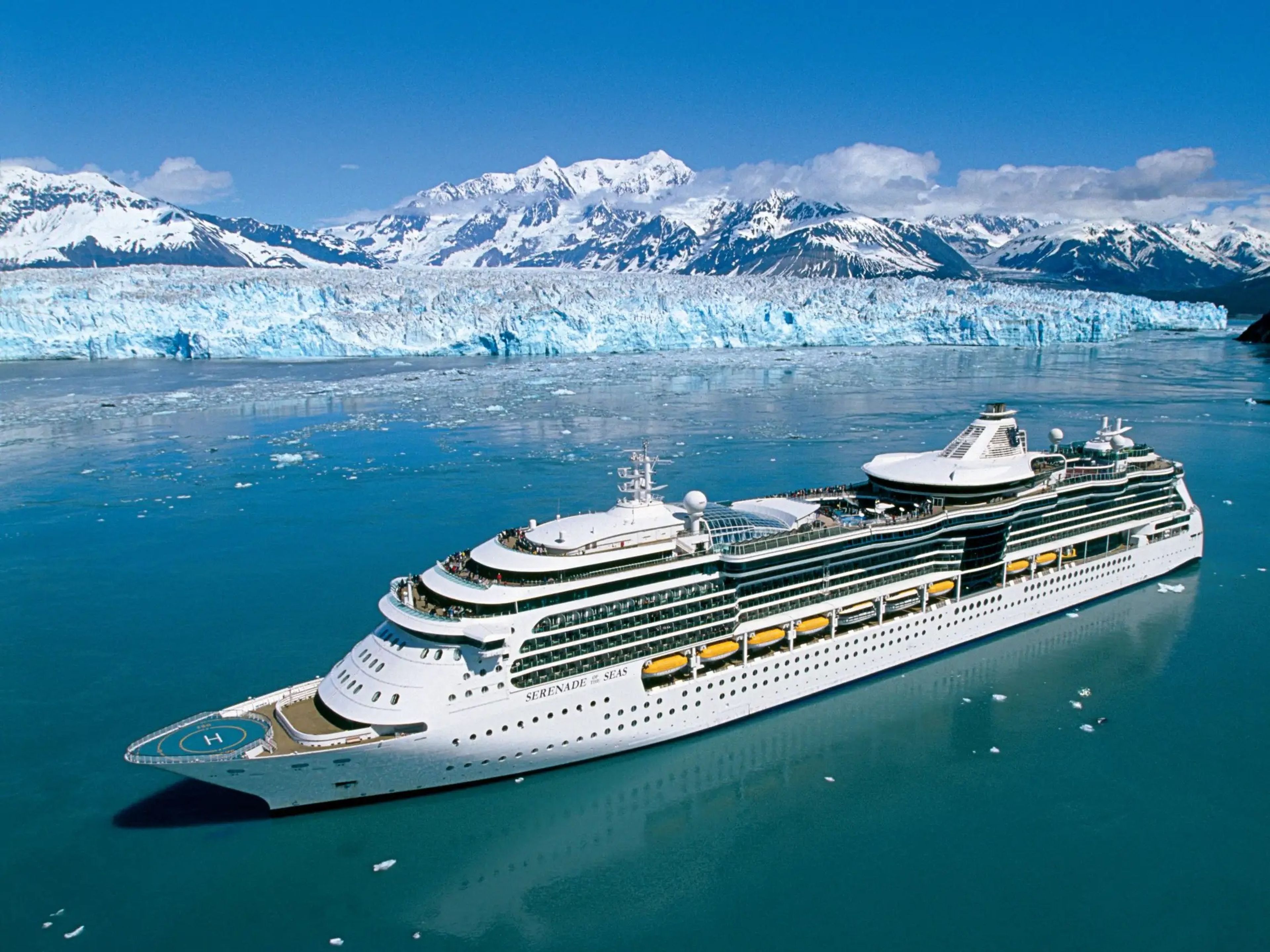 Royal Caribbean afirma que los viajeros de este crucero mundial podrán visitar 11 maravillas del mundo.
