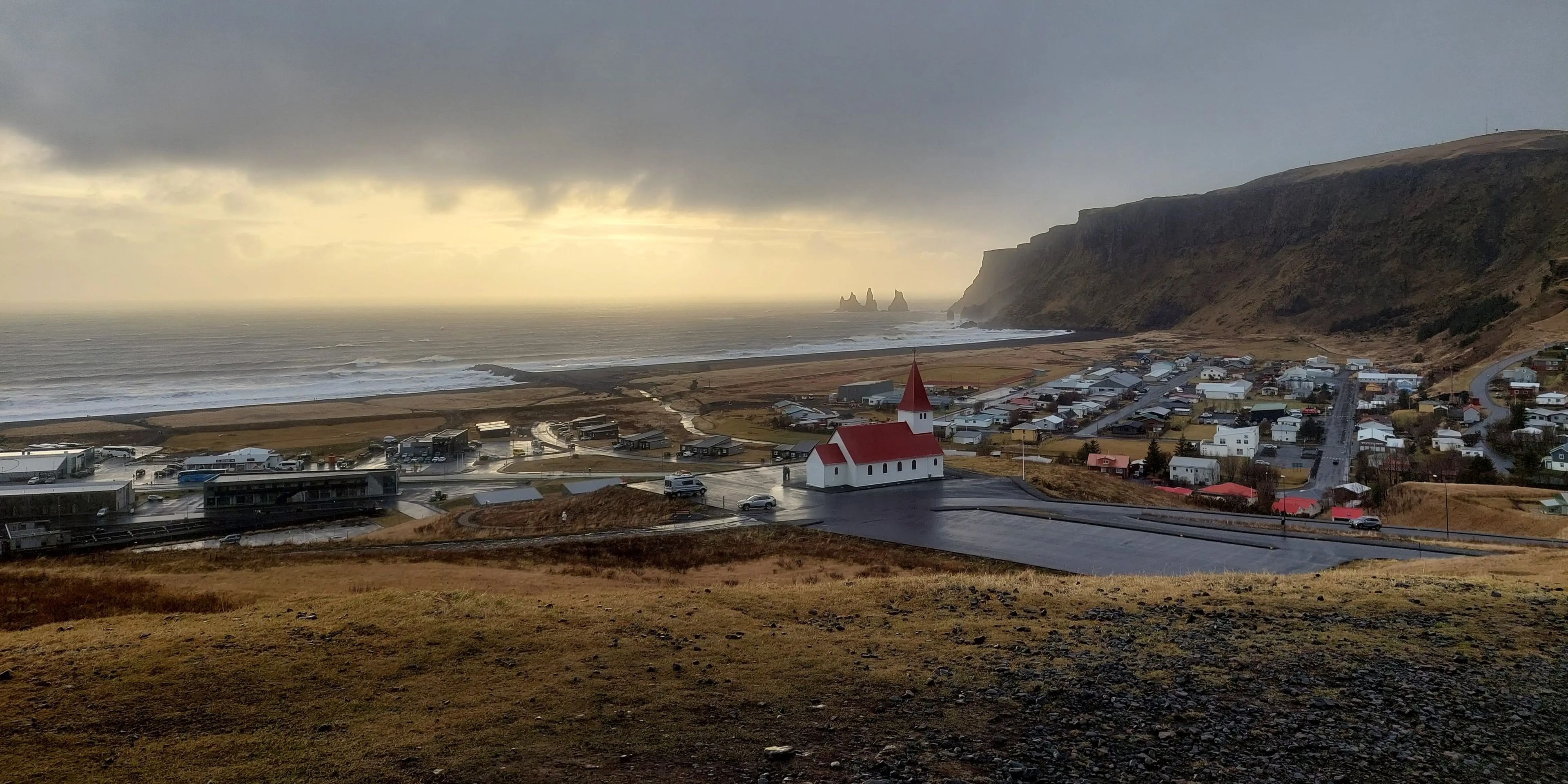 Vik, el pueblo más meridional de Islandia, tiene menos de 1.000 habitantes.