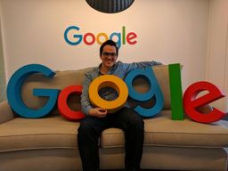 Carlos Gómez en las oficinas de Google