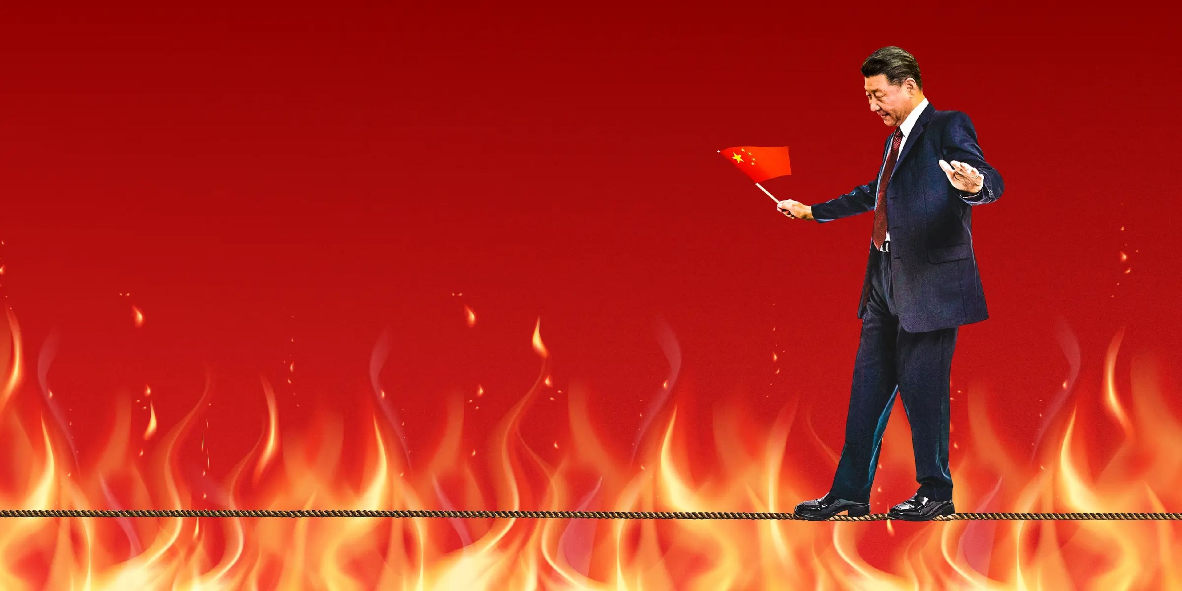 El presidente chino, Xi Jingping, camina por una cuerda floja sobre el fuego mientras sostiene una pequeña bandera china sobre un fondo de color rojo oscuro a rojo brillante.