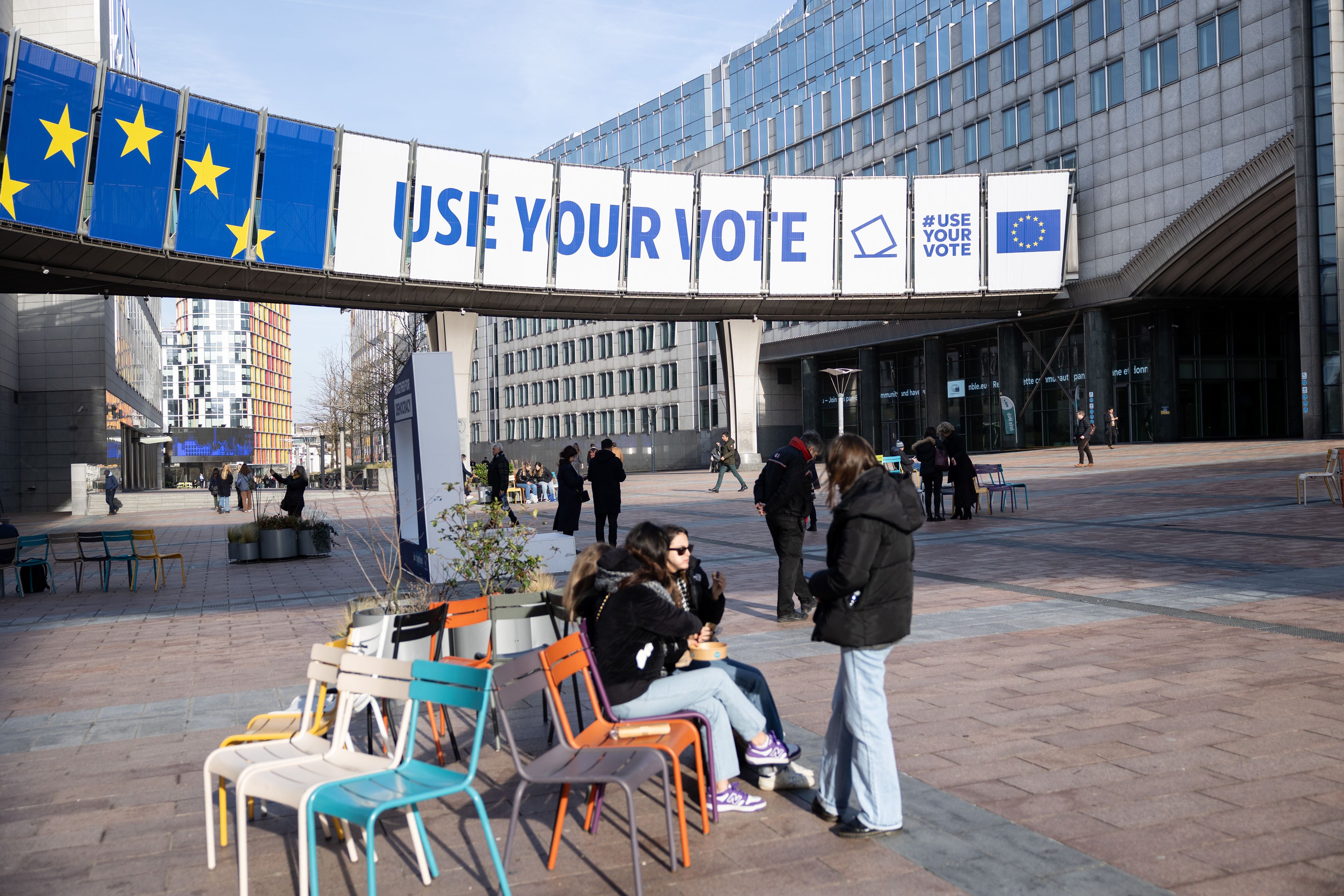 Una campaña llamando al voto en uno de los espacios de la Eurocámara en Bruselas.