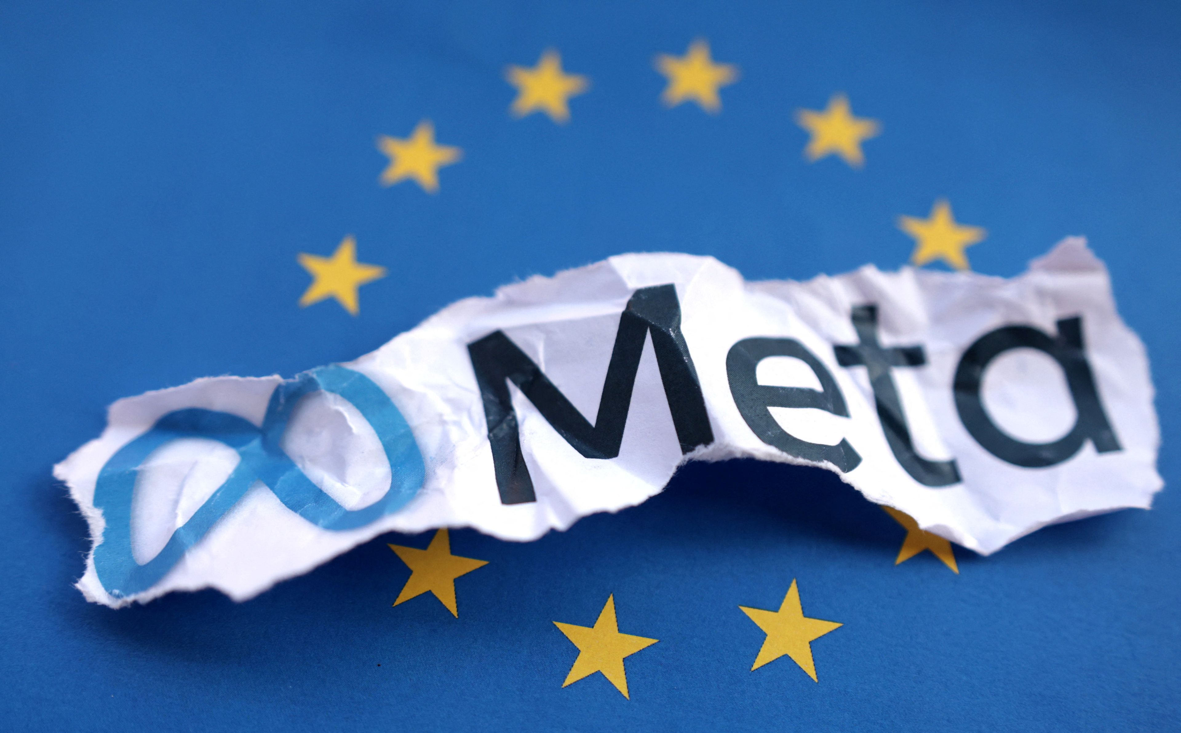 Una ilustración con la bandera de la Unión Europea y el logo de Meta.