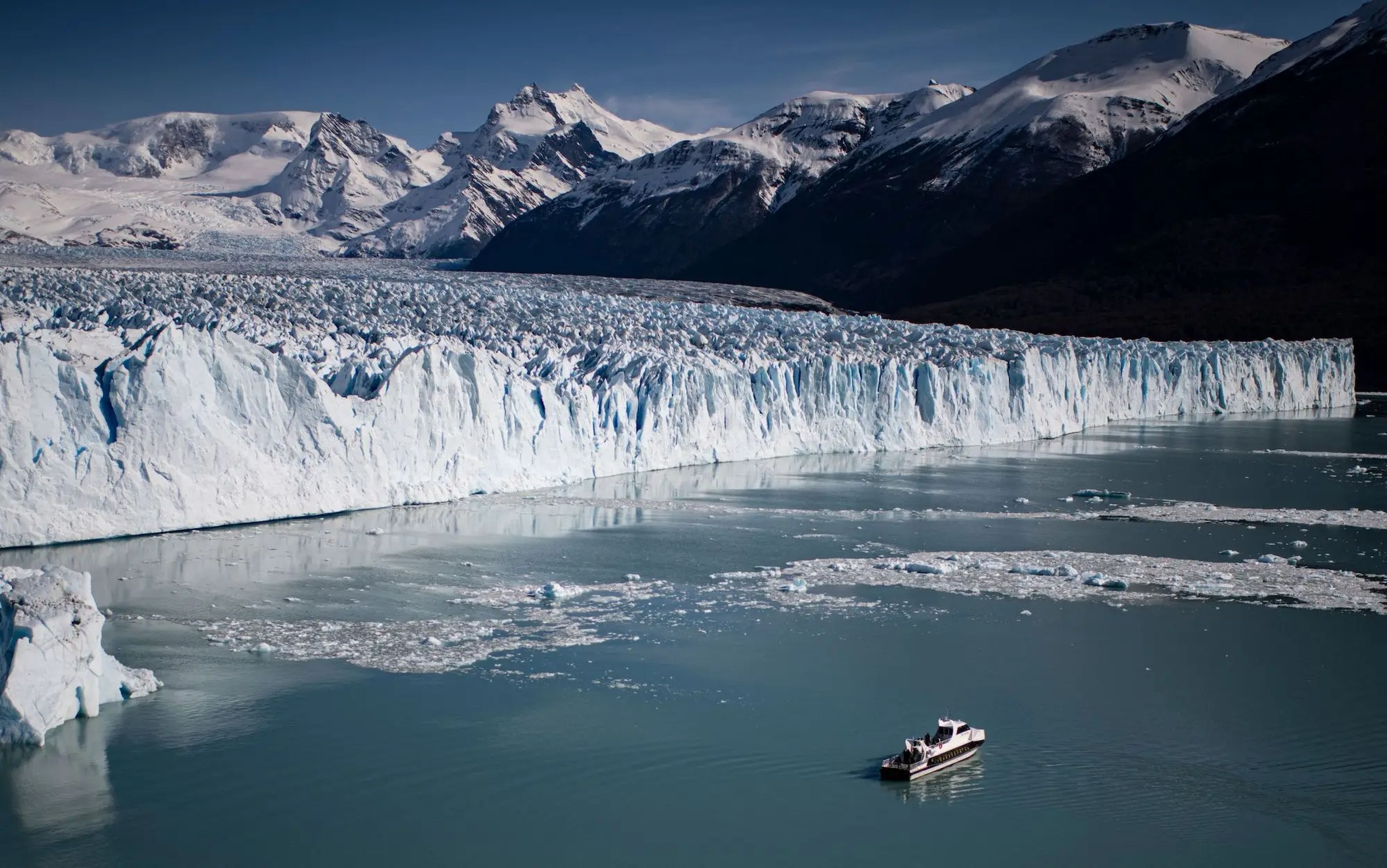 Glaciar Perito Moreno en el Parque Nacional Los Glaciares, cerca de El Calafate, Argentina.