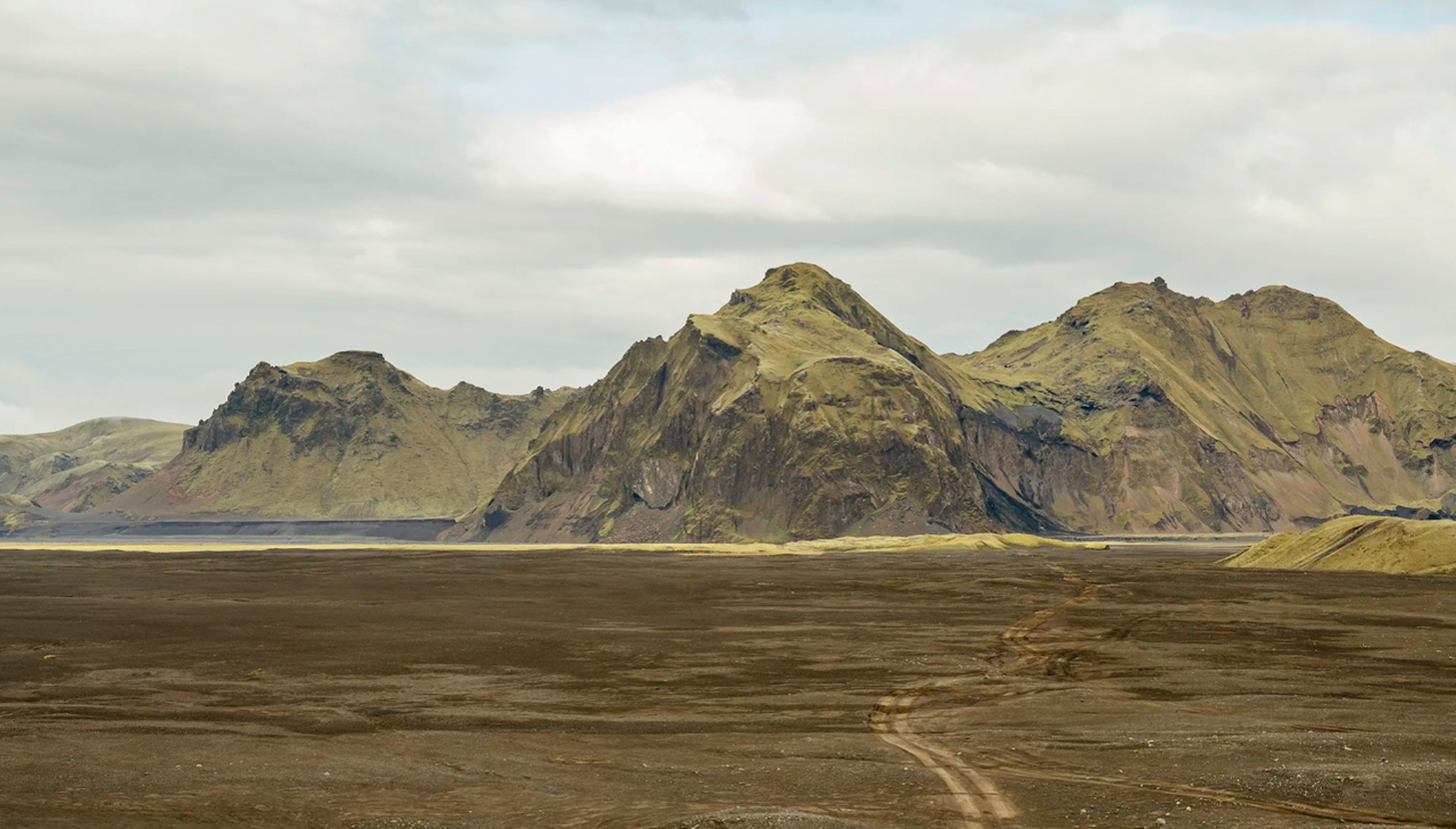 Peters concede acceso exclusivo a lugares remotos de toda Islandia.