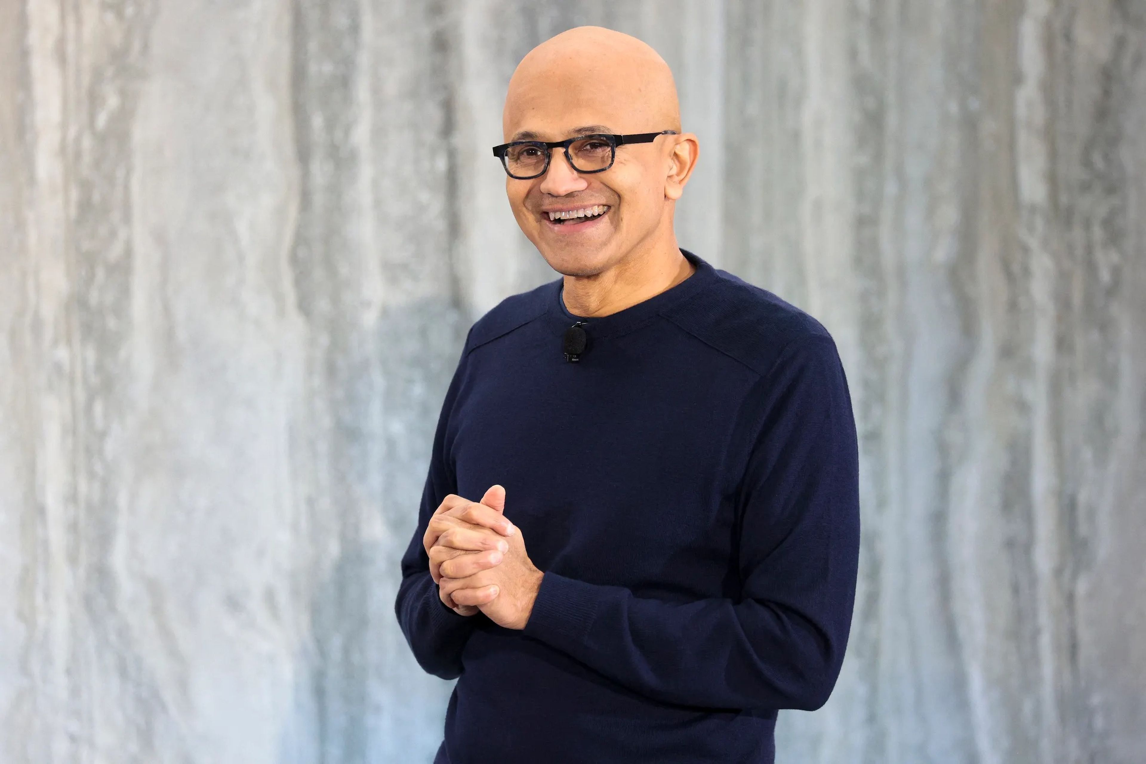Satya Nadella, CEO de Microsoft, anunció recientemente un aumento en los ingresos de la tecnológica del 8%, pero aun así ha optado por recortar la plantilla de su división de videojuegos.