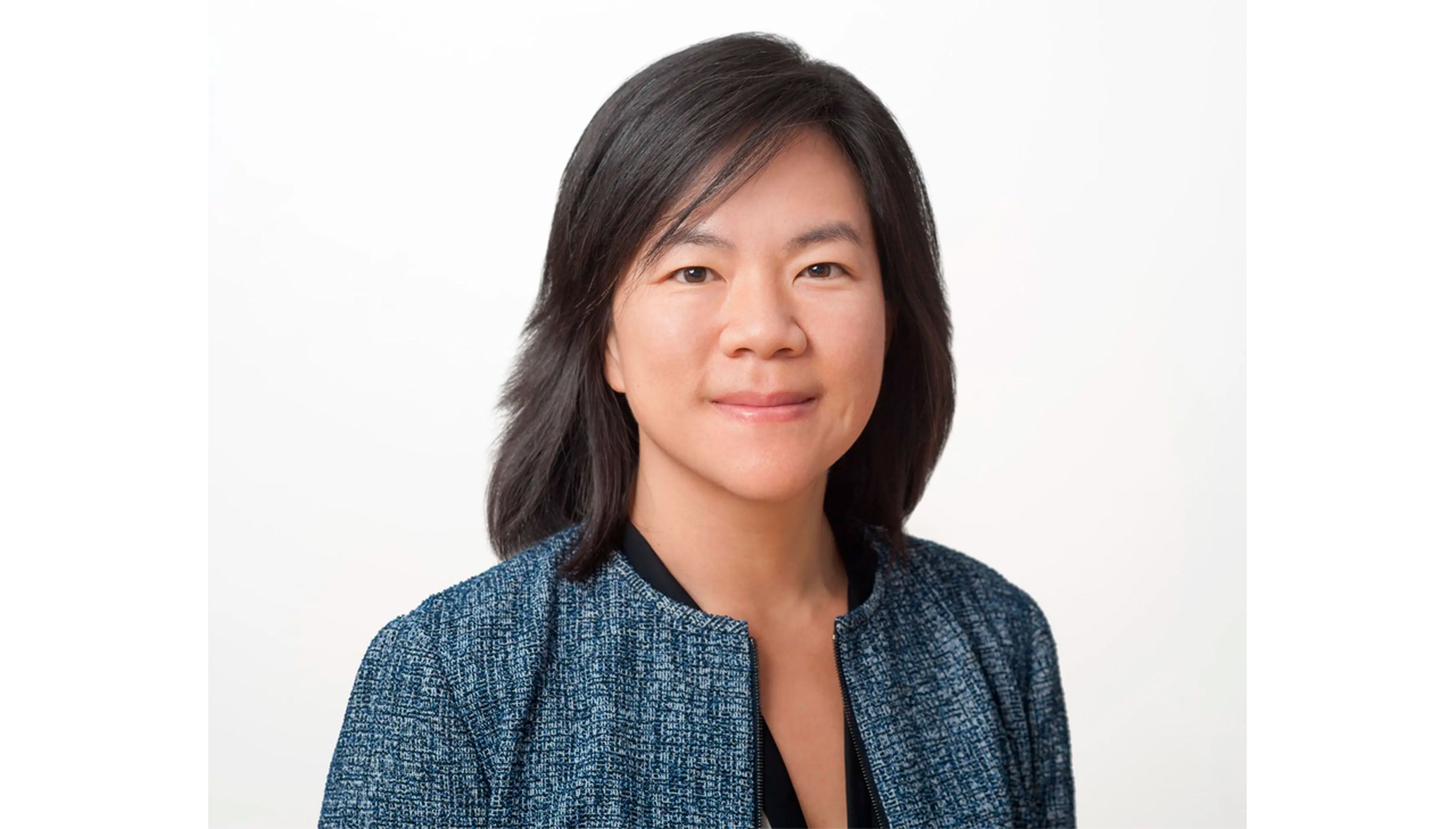 Sissie Hsiao es vicepresidenta de Google y directora general de Google Assistant y Bard.