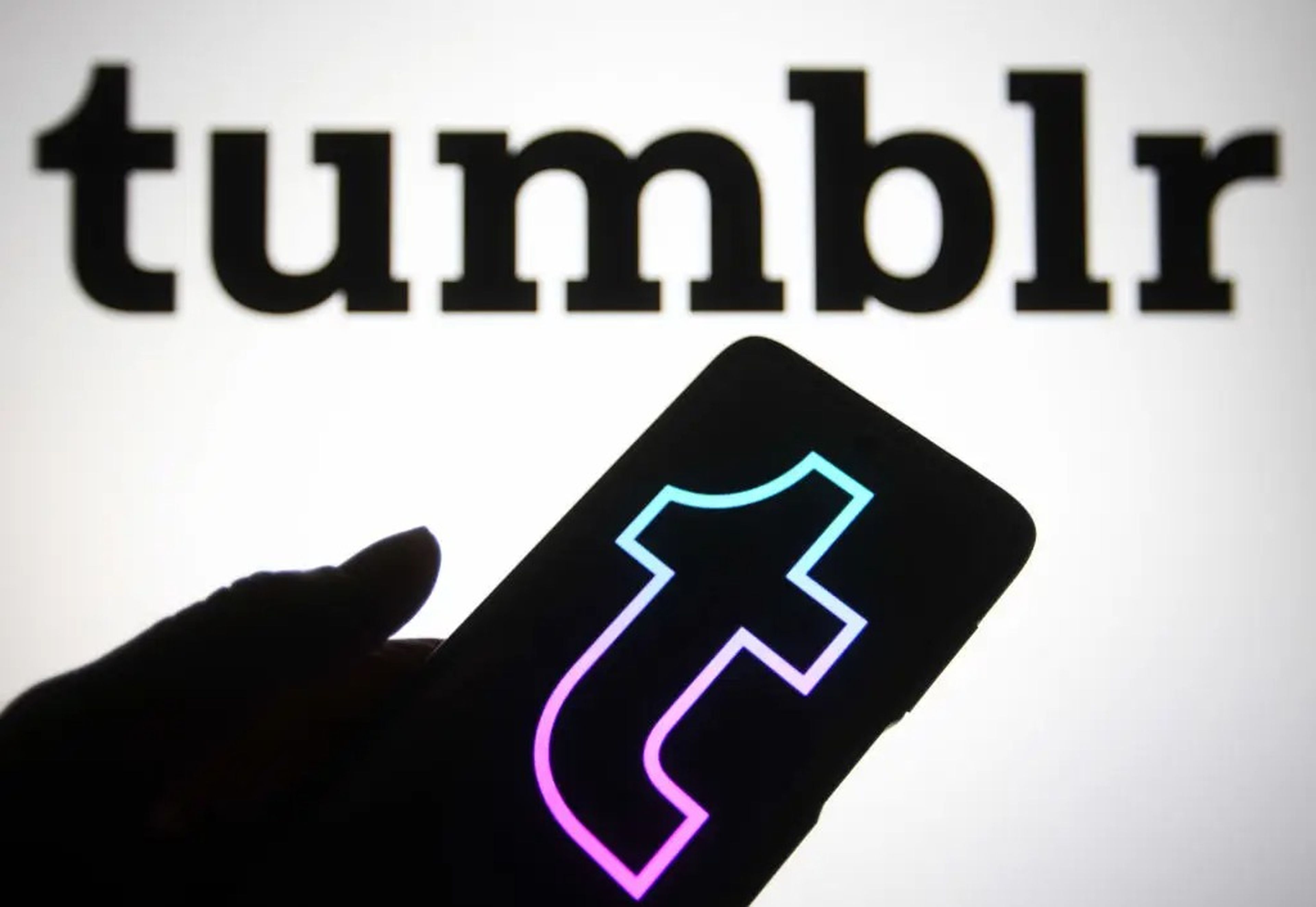 El logo de Tumblr en la pantalla de un teléfono móvil.
