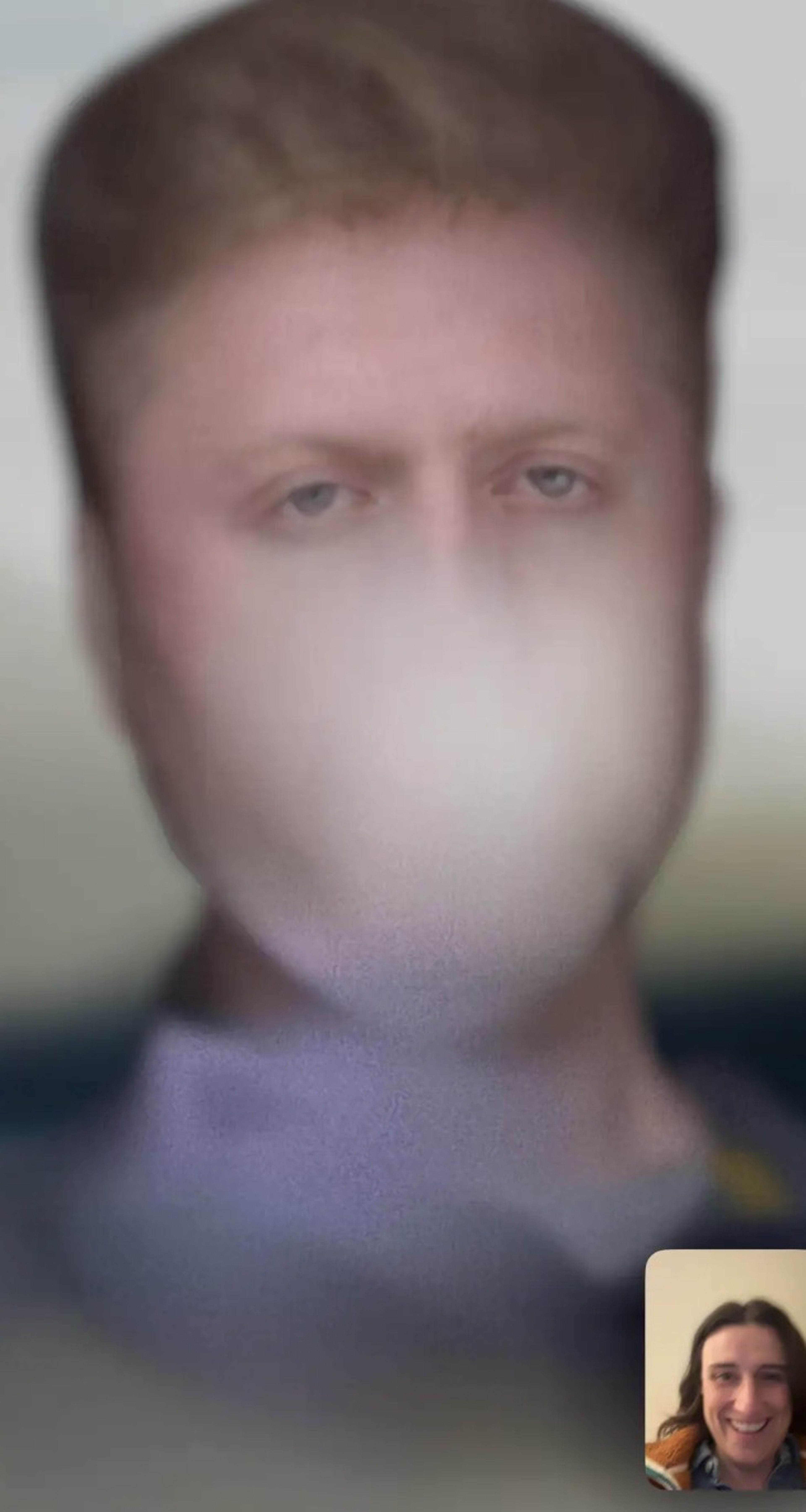 Un avatar de Vision Pro mientras fuma