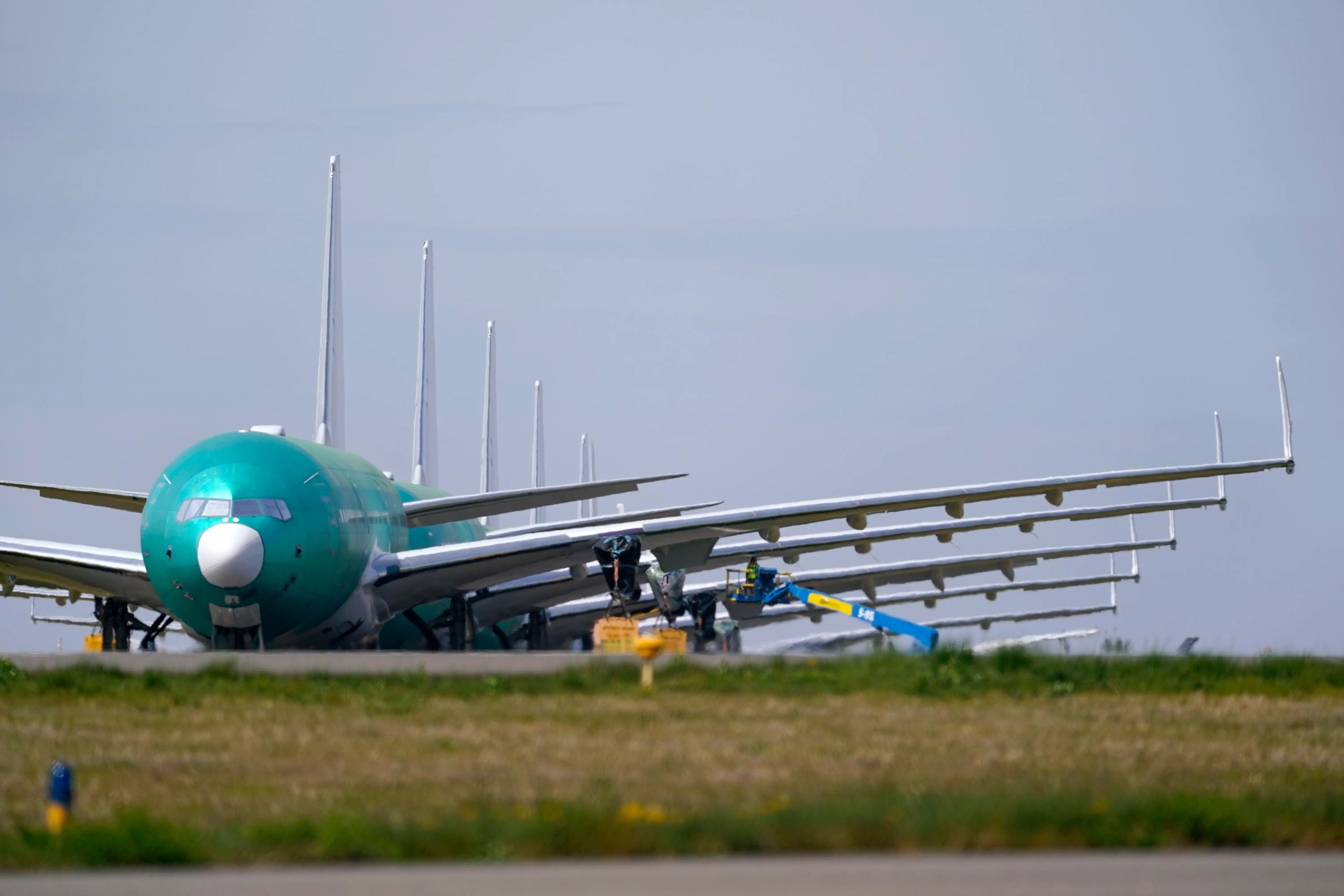 Boeing 777X estacionado en Paine Field en Everett, Washington.