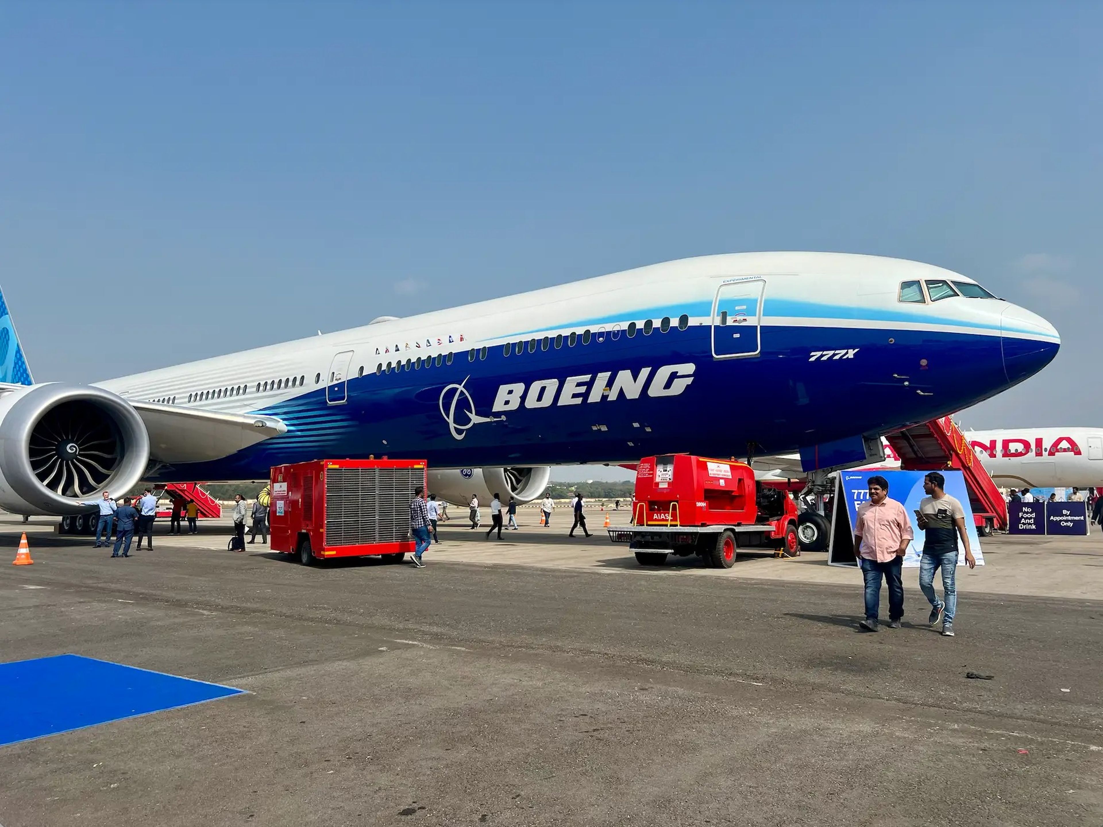 El Boeing 777X expuesto en el salón aeronáutico Wings India en enero de 2024.